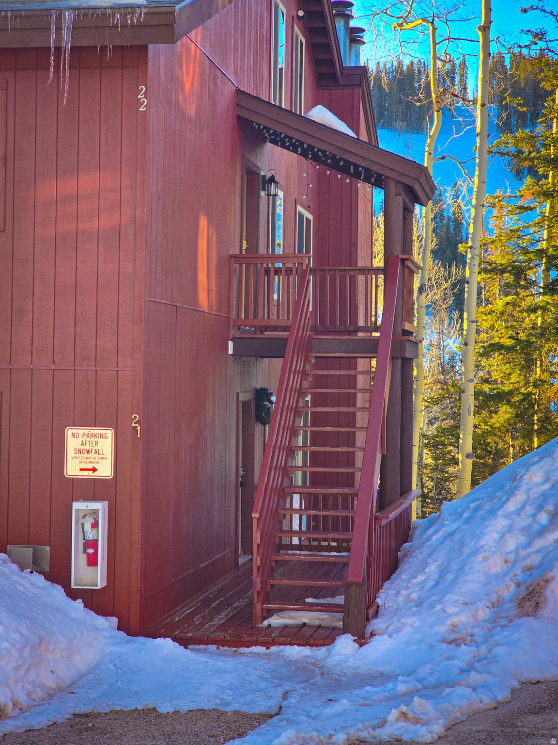 SNOWFLAKE CONDOMINIUMS - Residential