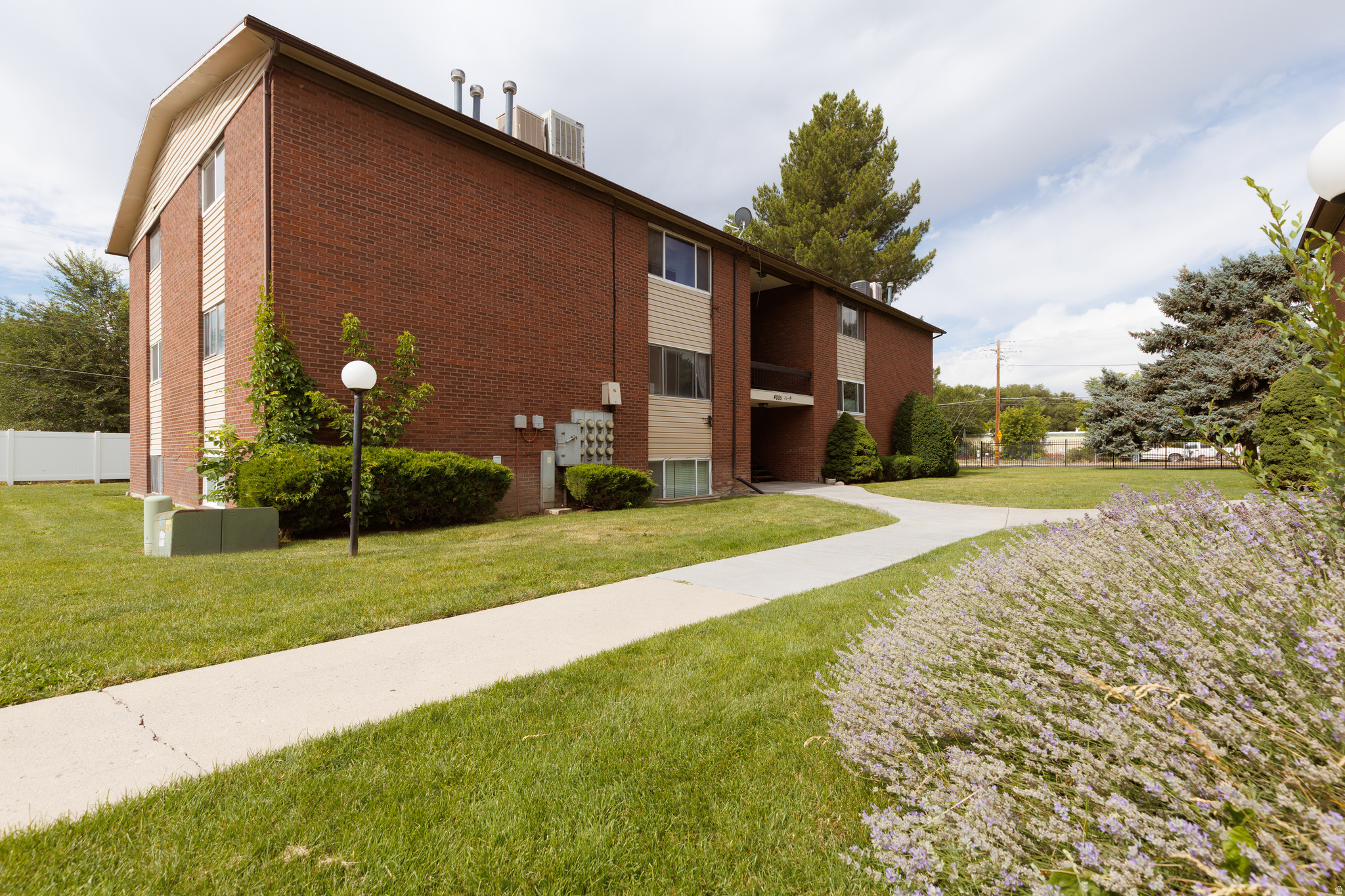HEATHER RIDGE CONDM - Residential