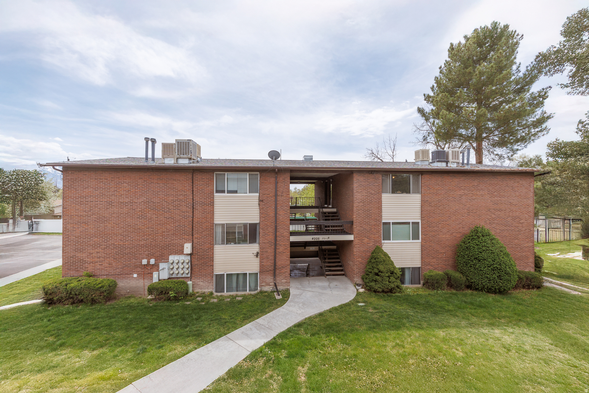 HEATHER RIDGE CONDM - Residential