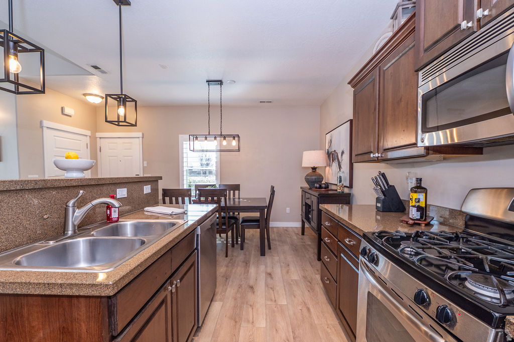 FARMINGTON CROSSING - Residential