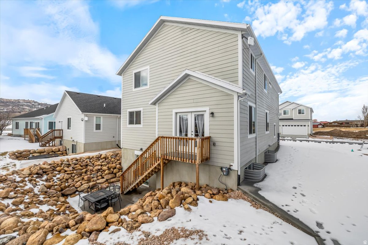 THE VILLAGE AT LIGHTHOUSE POINT - Residential
