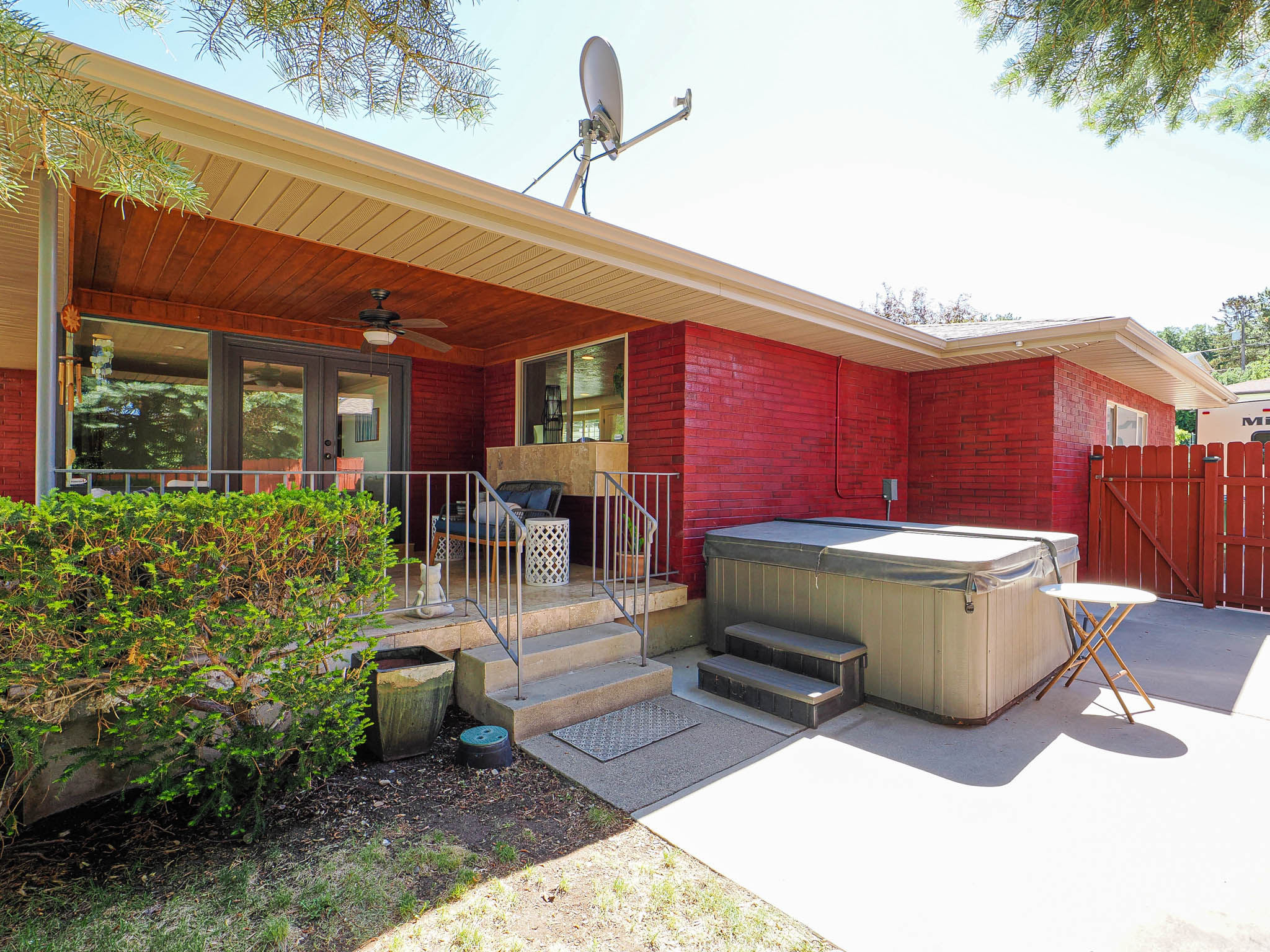 RIVIERA HEIGHTS - Residential