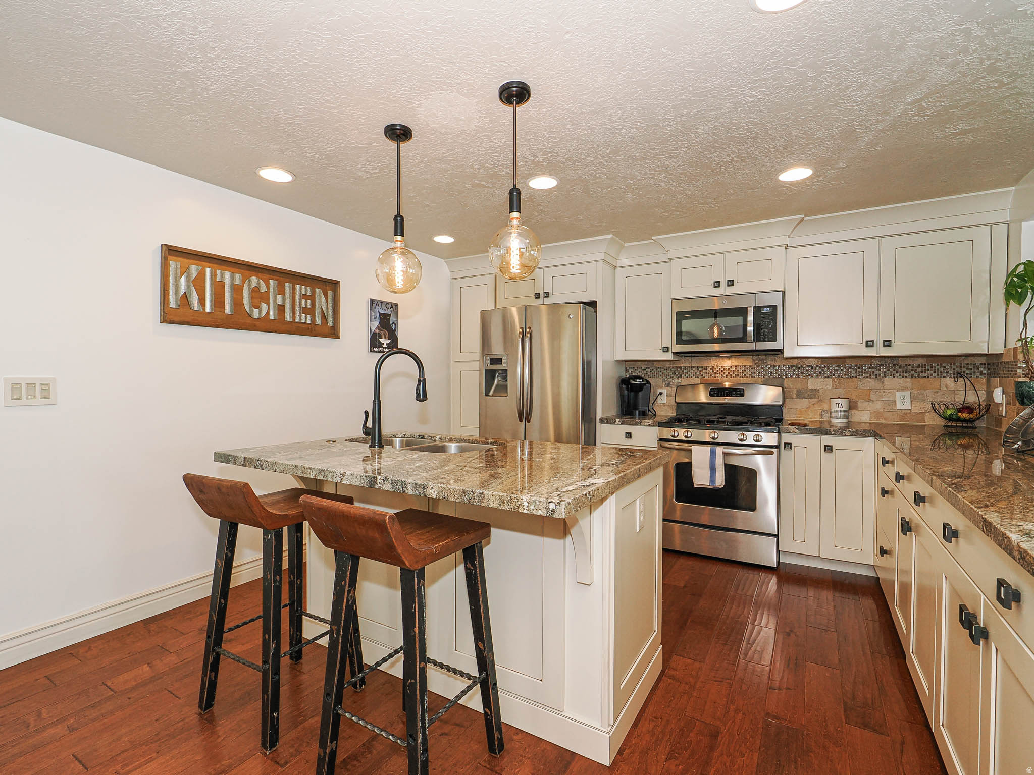 RIVIERA HEIGHTS - Residential