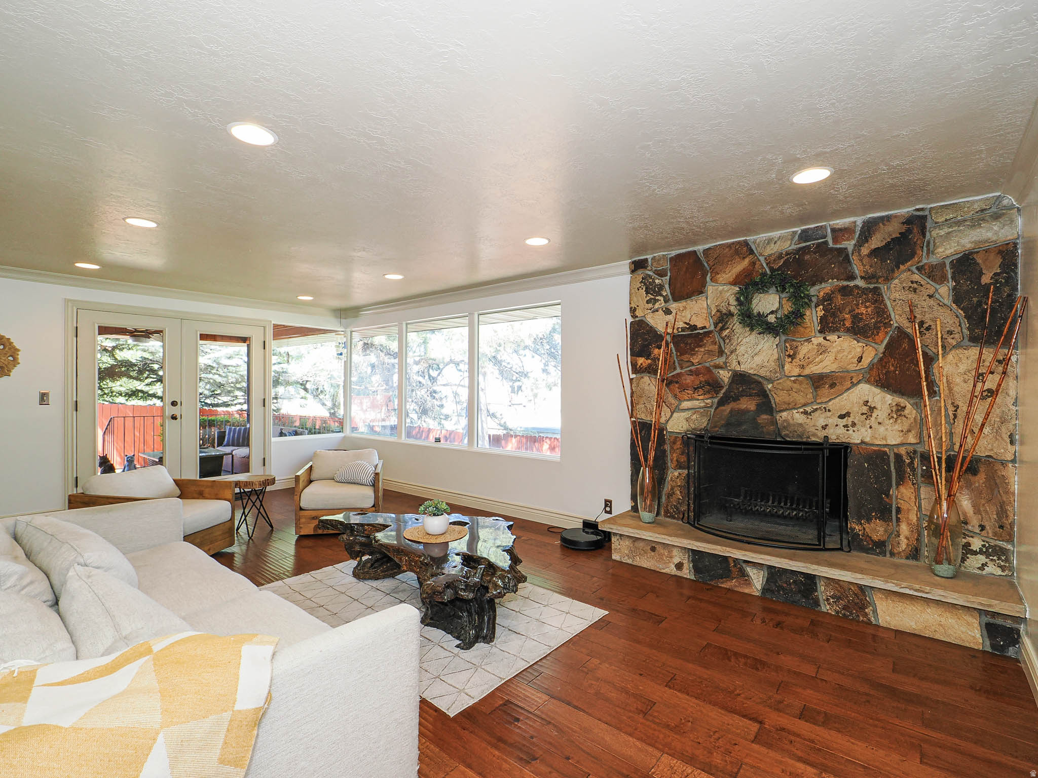 RIVIERA HEIGHTS - Residential