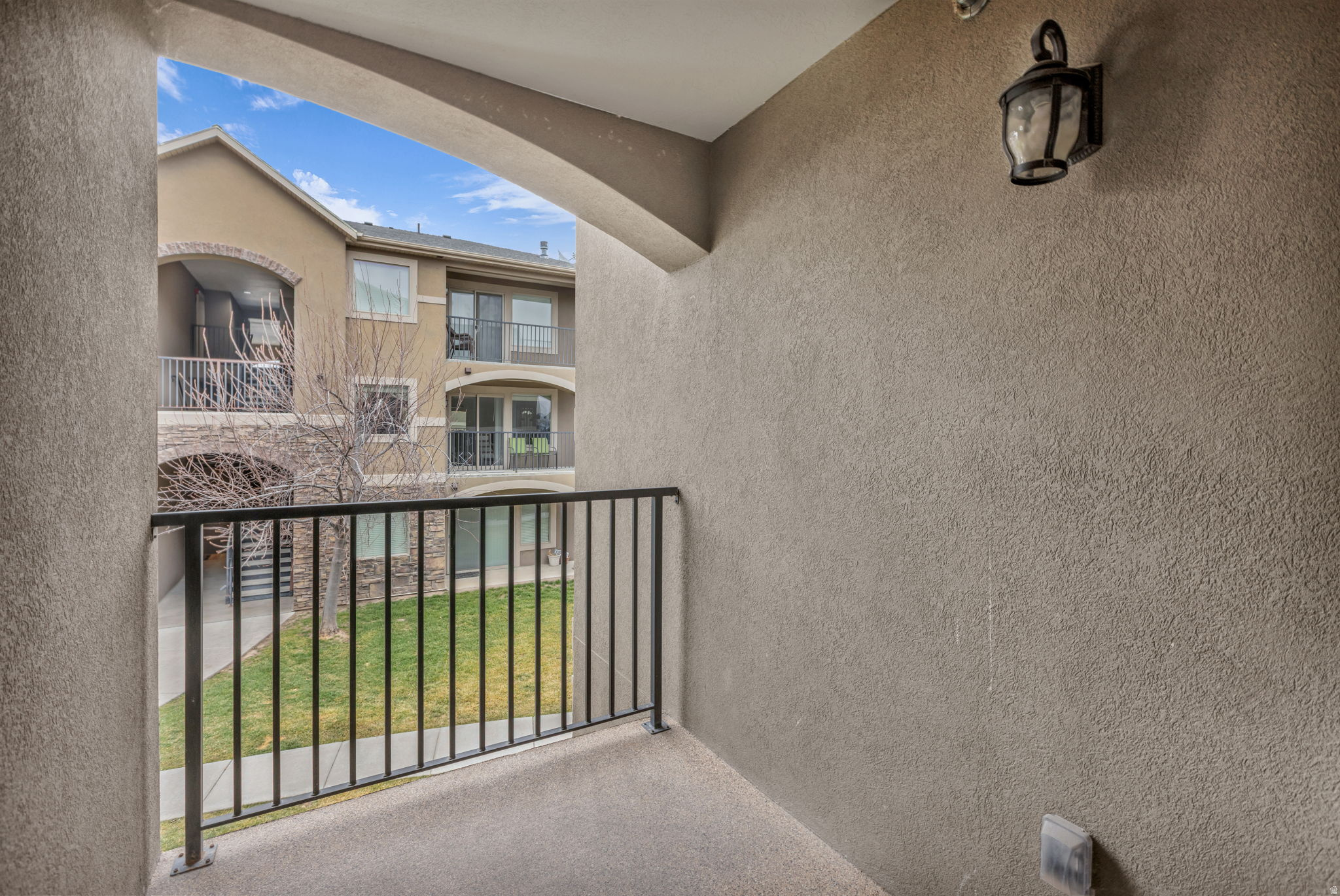 CREEKSIDE VILLAGE - Residential