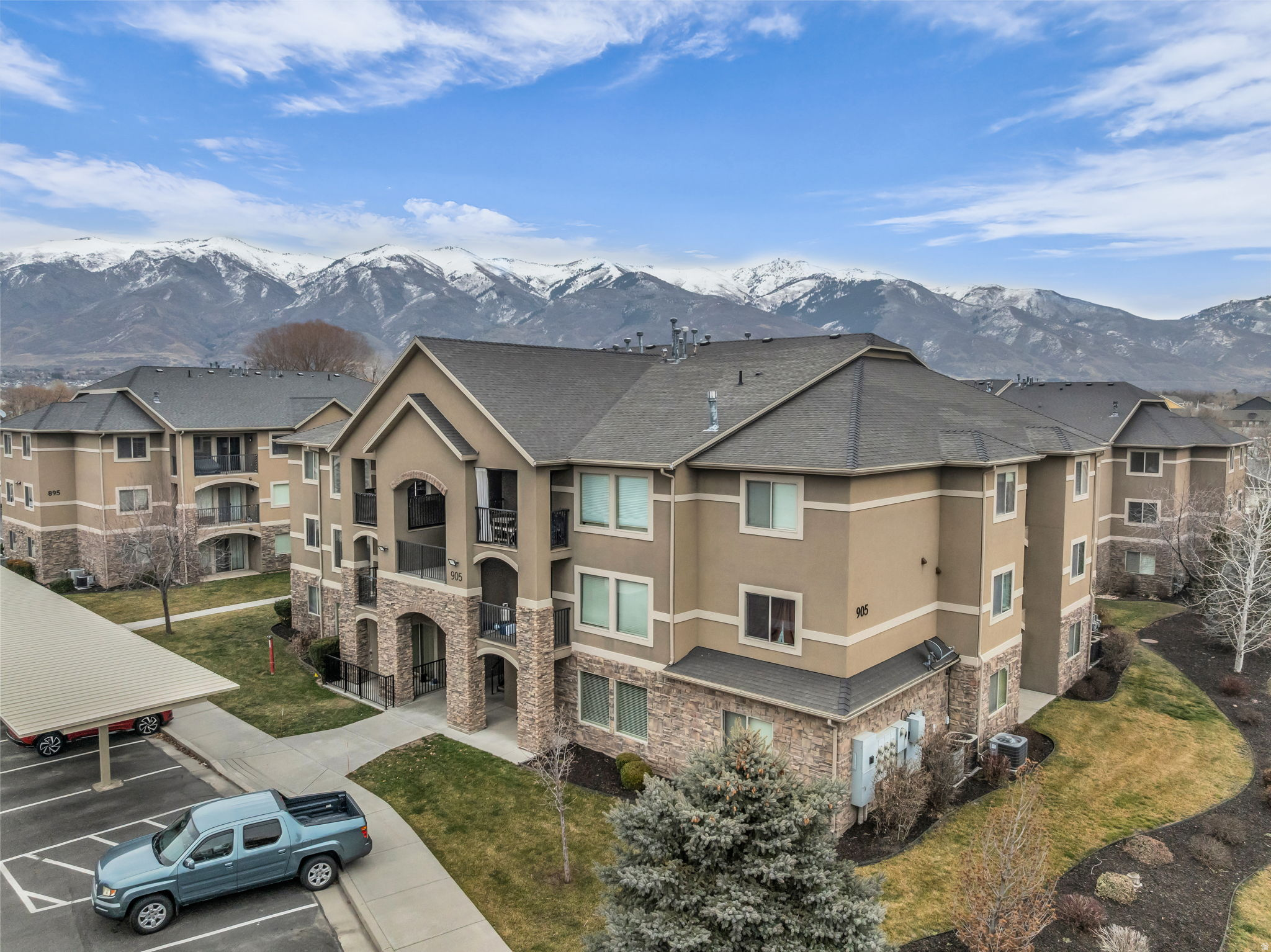 CREEKSIDE VILLAGE - Residential