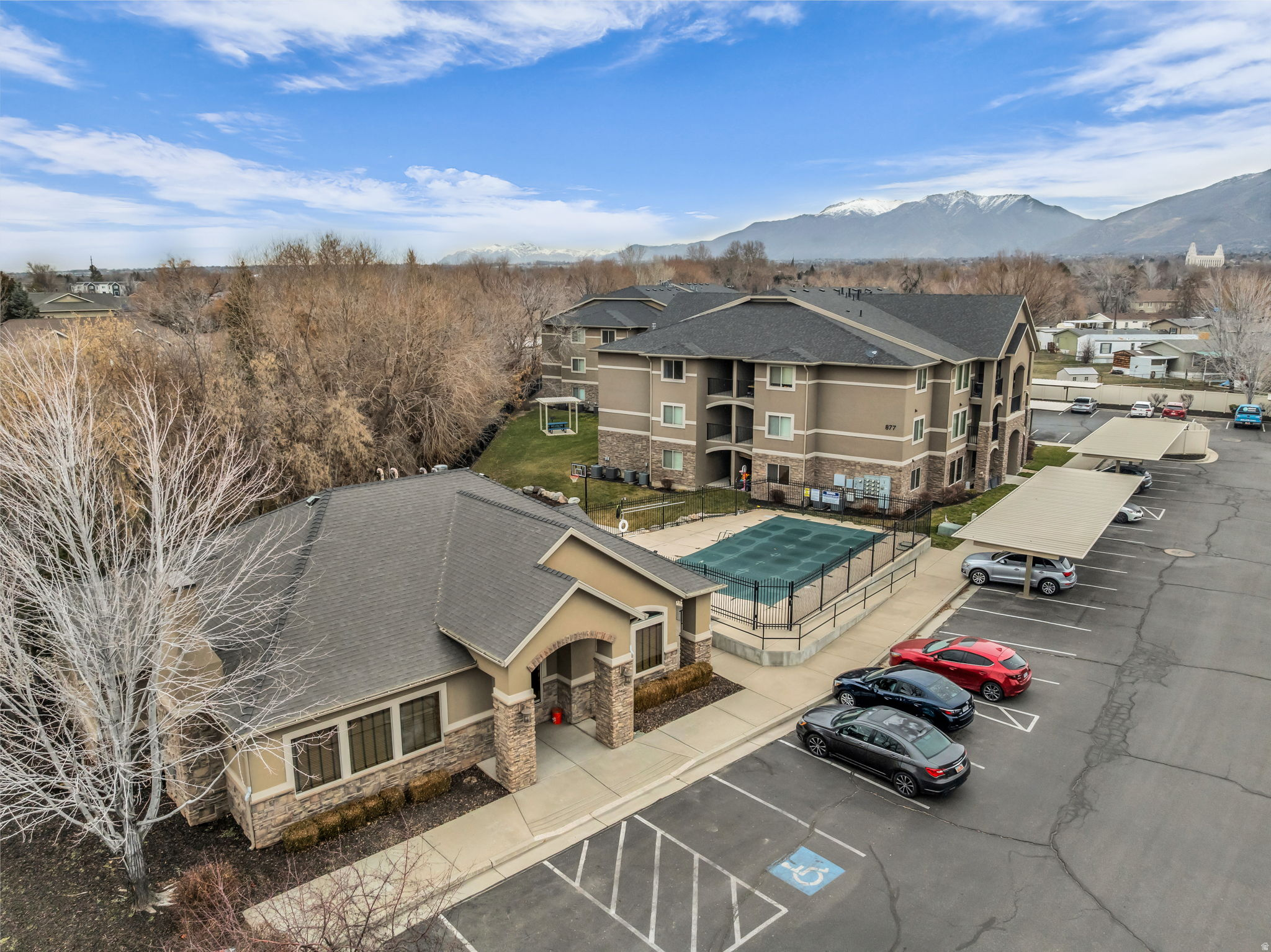 CREEKSIDE VILLAGE - Residential