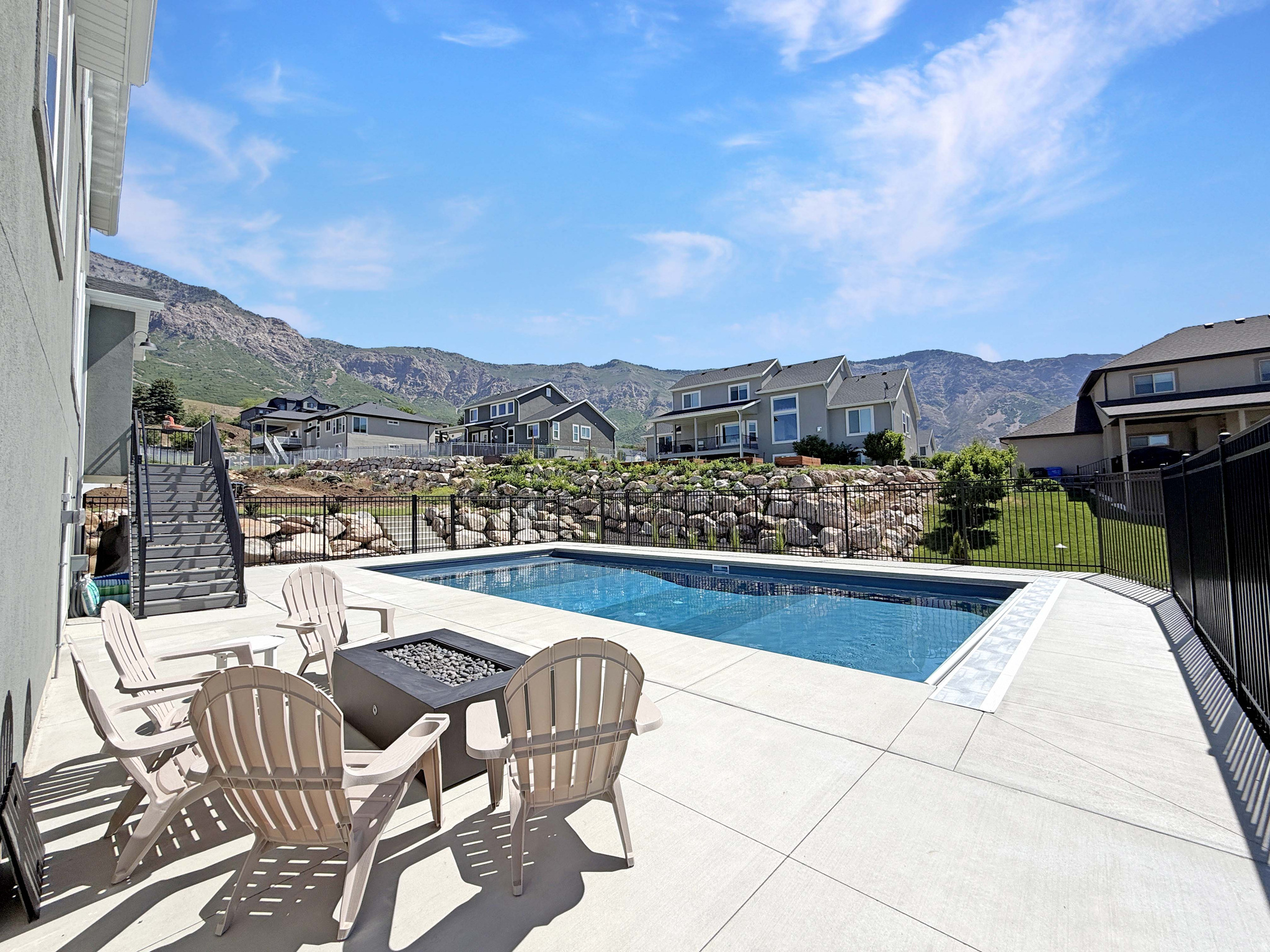 VIEWS AT ROCKWOOD - Residential
