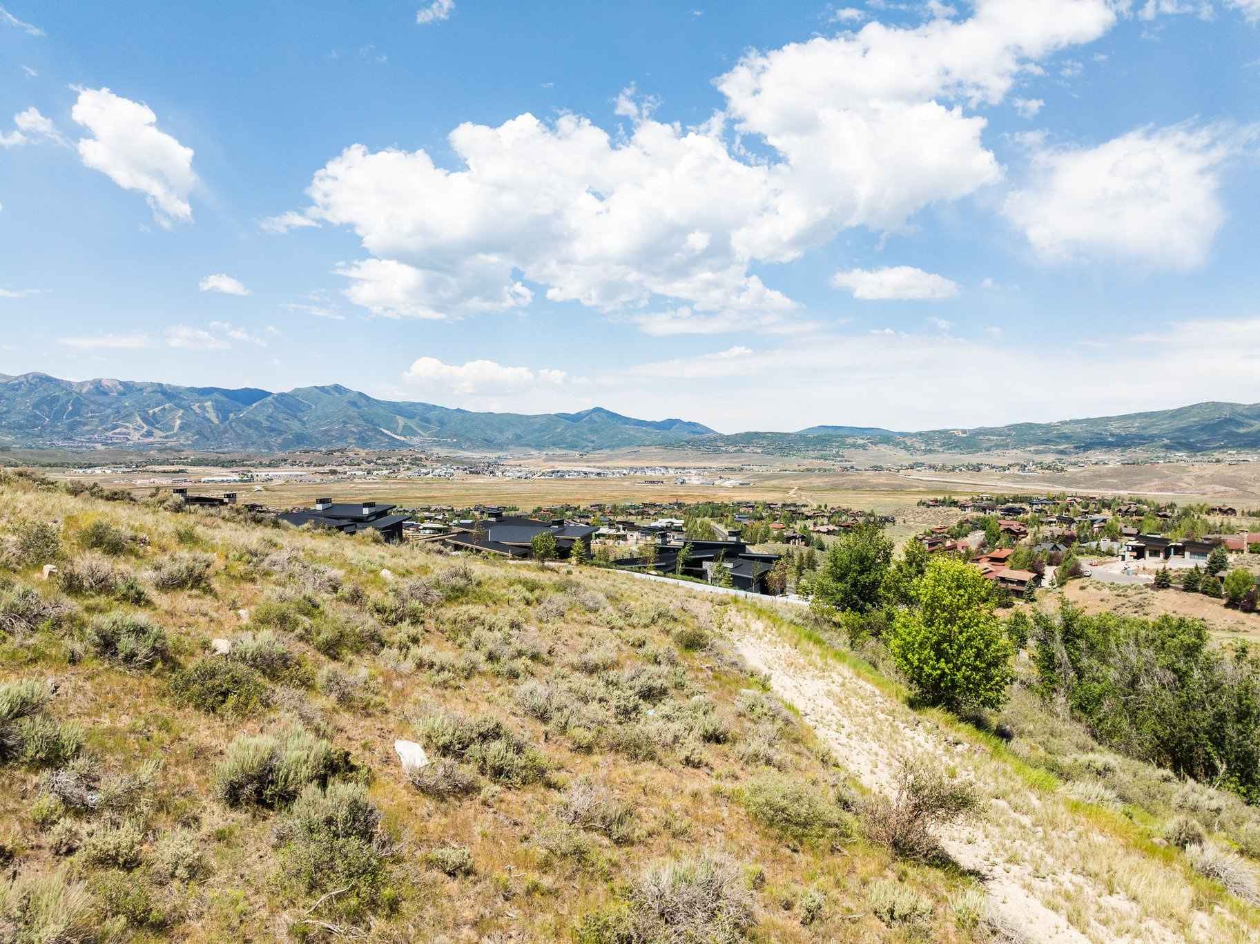 ELK RIDGE BLUFFS - Land