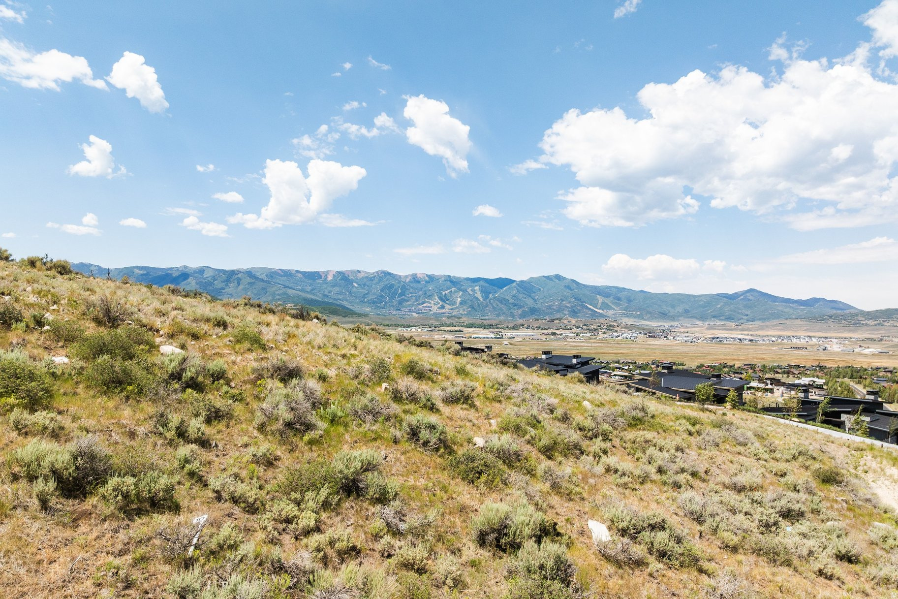 ELK RIDGE BLUFFS - Land