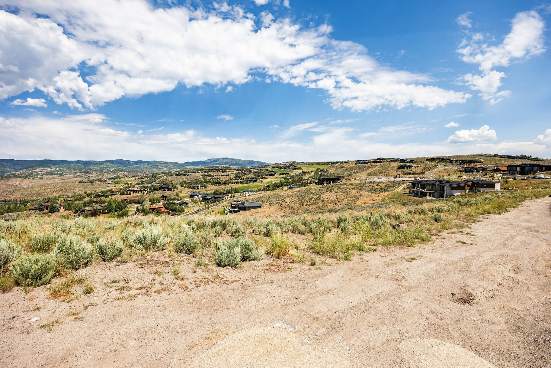 ELK RIDGE BLUFFS - Land