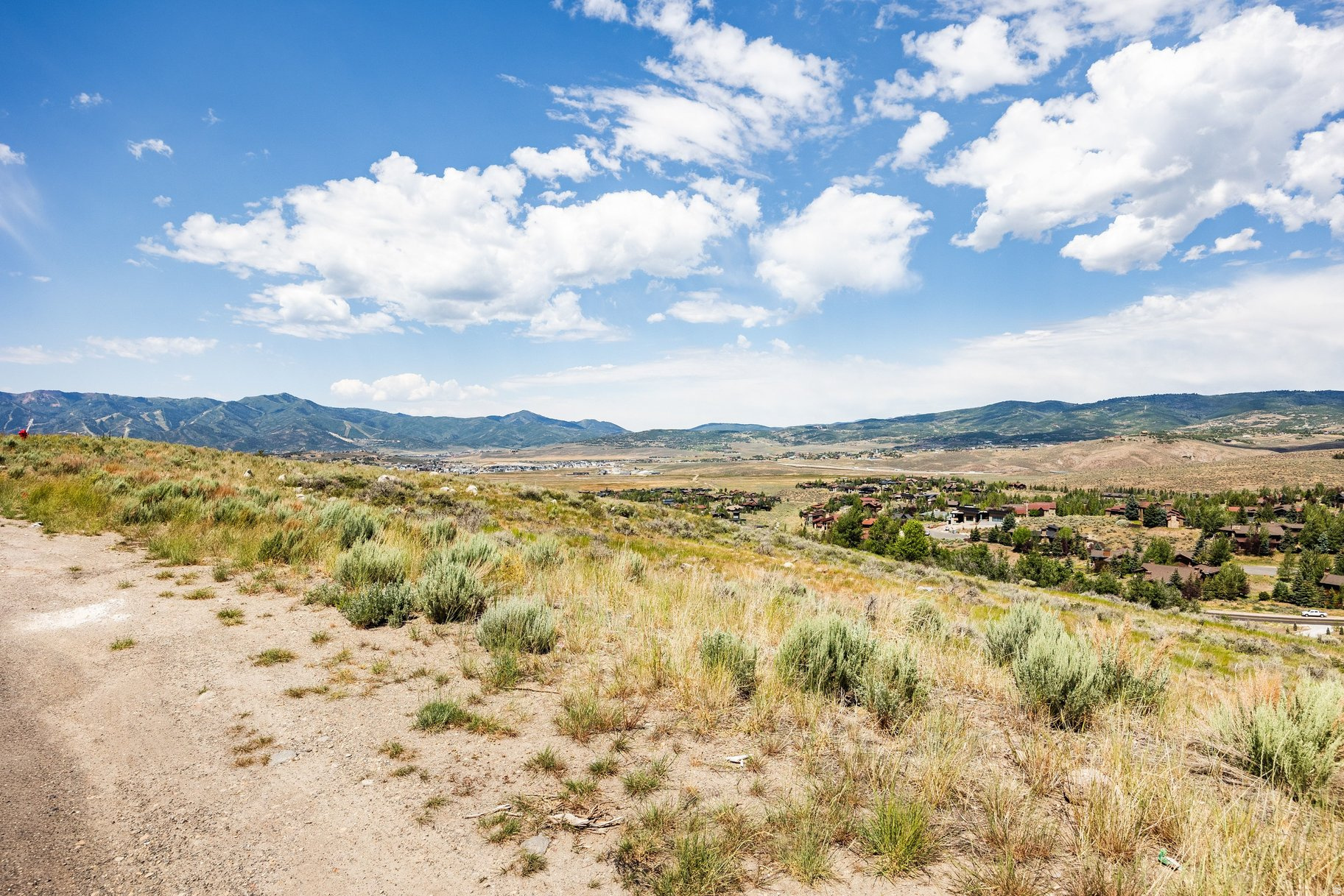 ELK RIDGE BLUFFS - Land