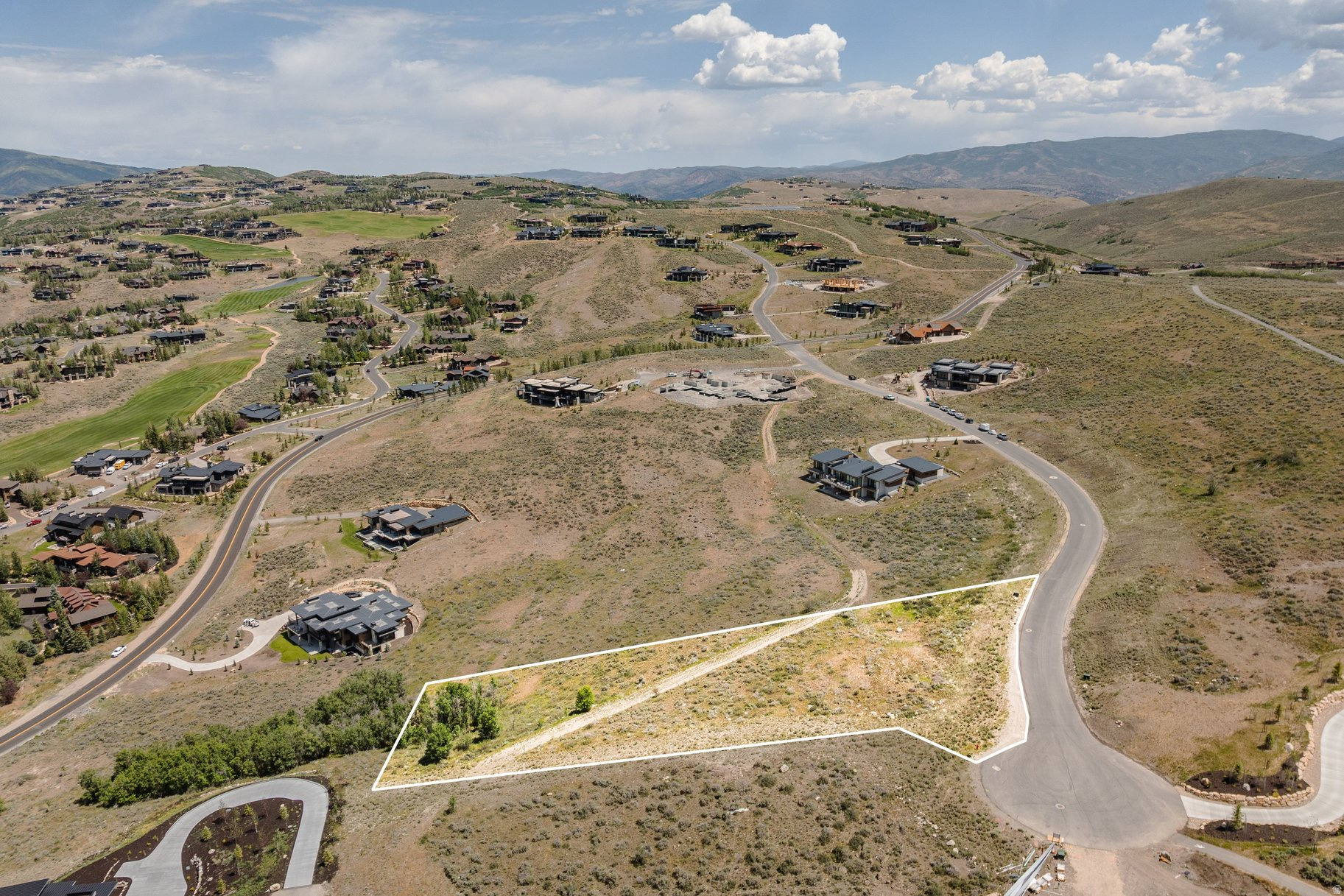 ELK RIDGE BLUFFS - Land