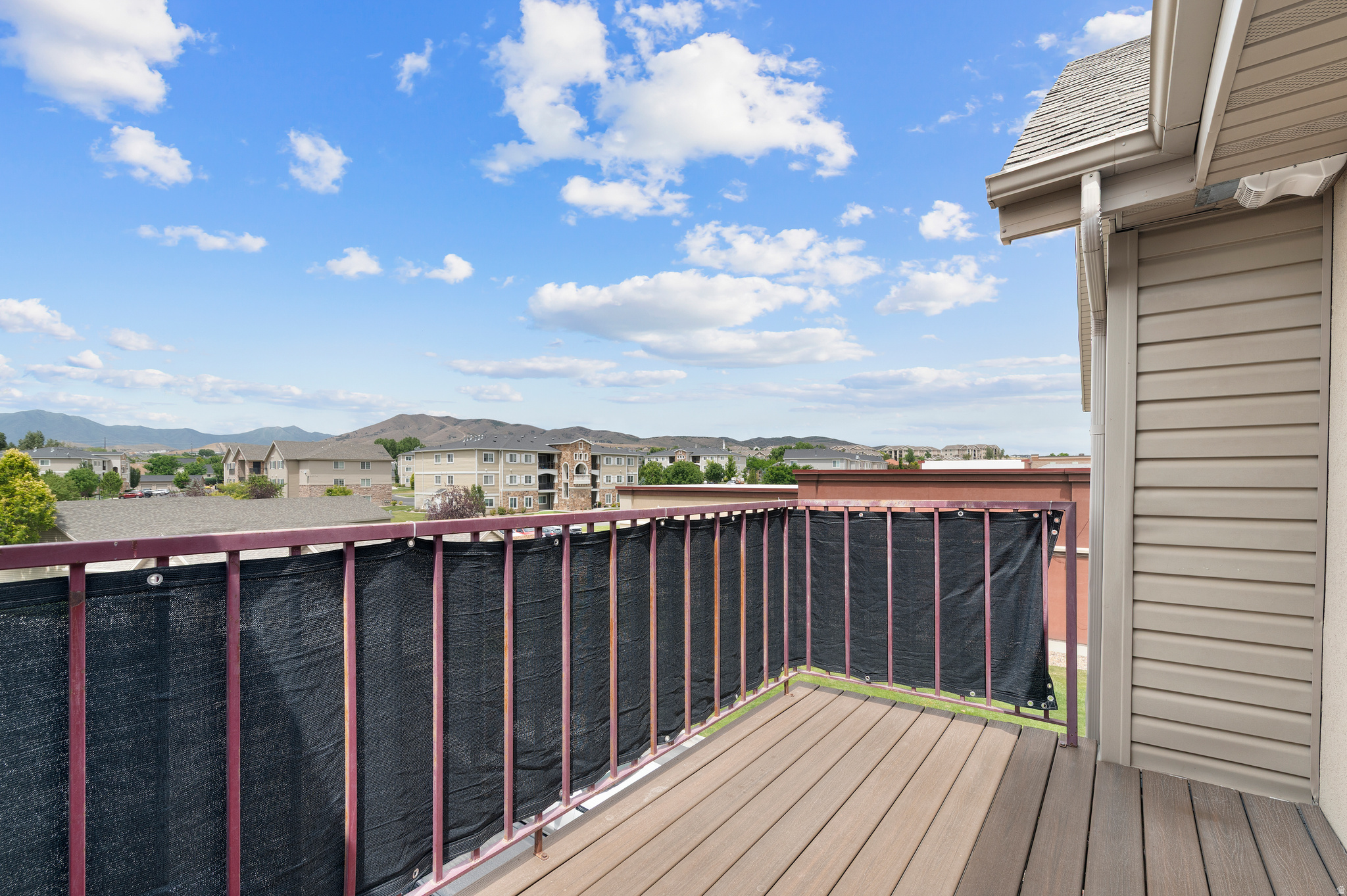 HILLCREST - Residential