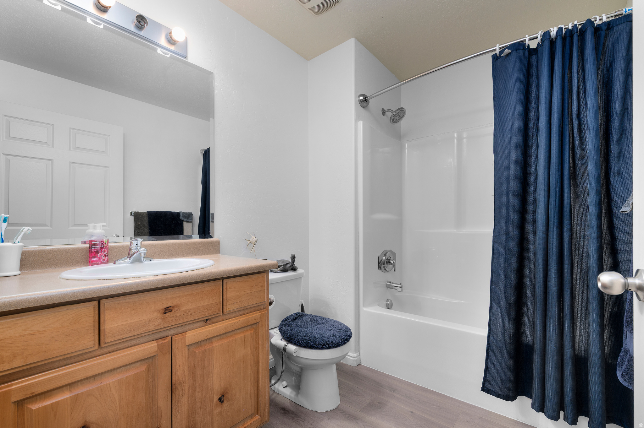 HILLCREST - Residential