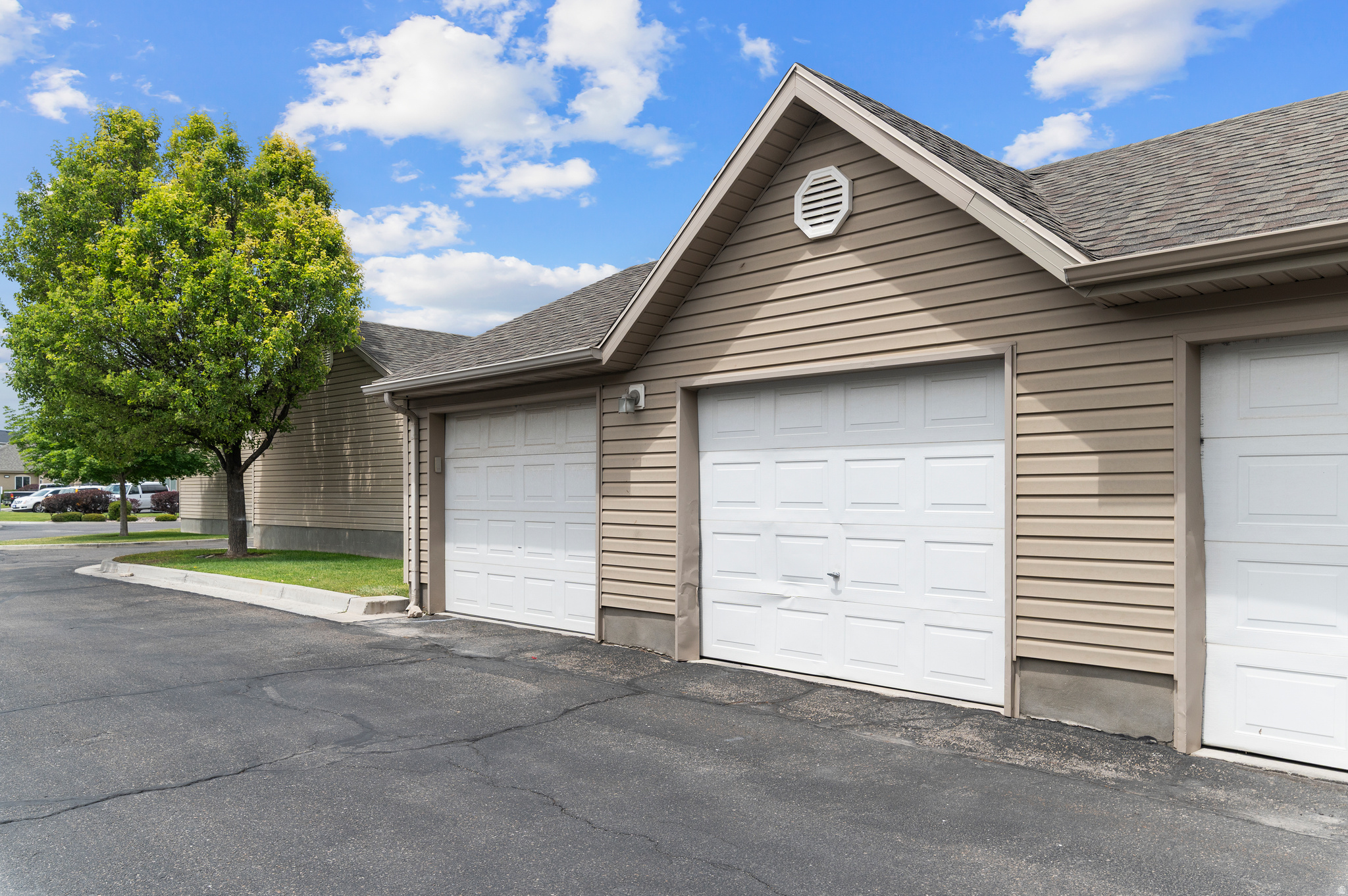 HILLCREST - Residential
