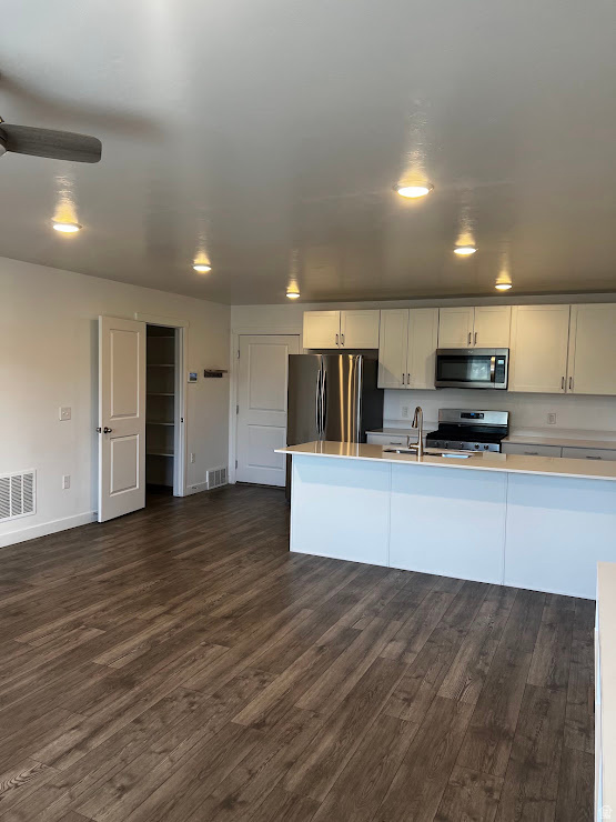 THE PARK TOWNHOMES - Residential