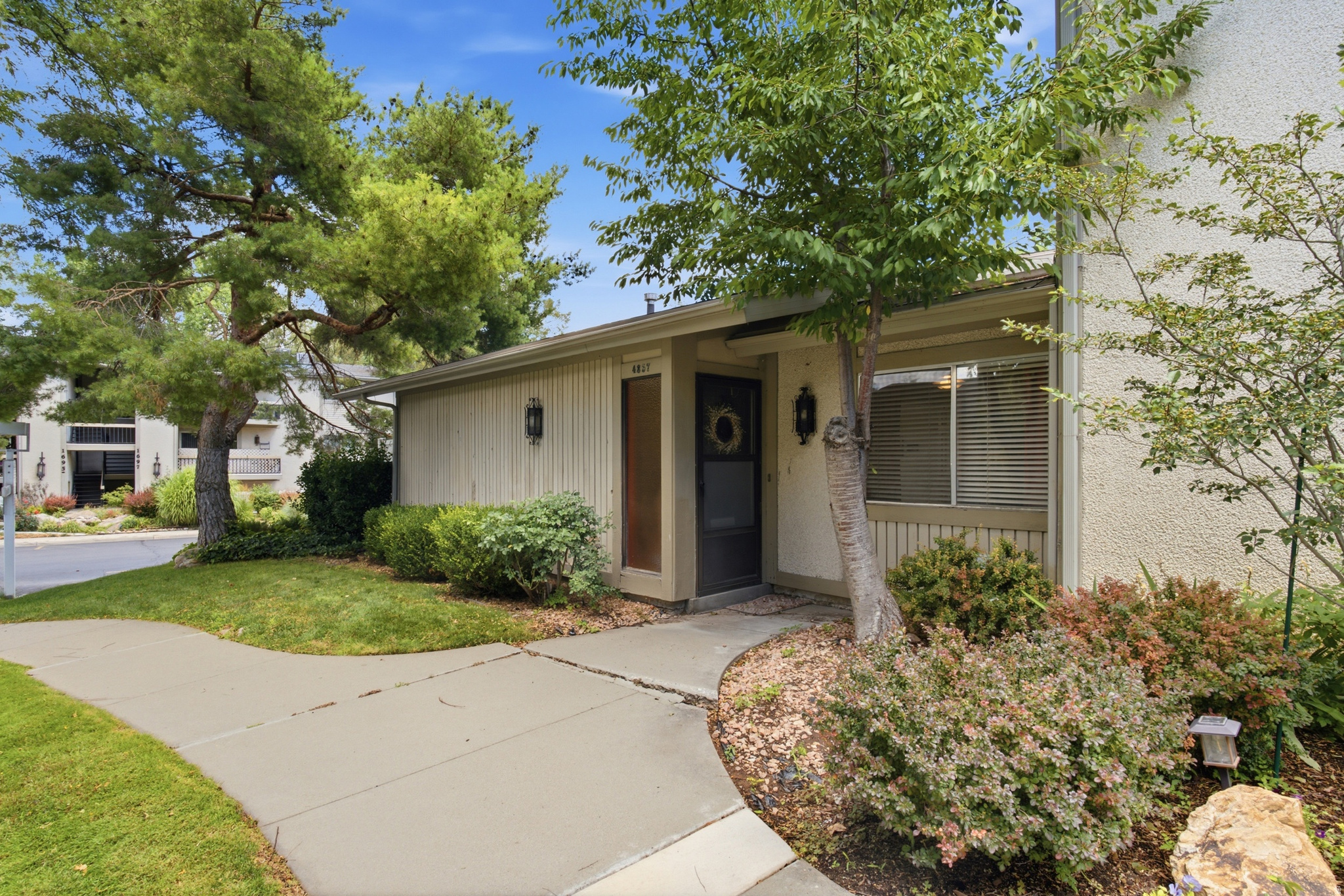 WOODBRIDGE CONDM - Residential