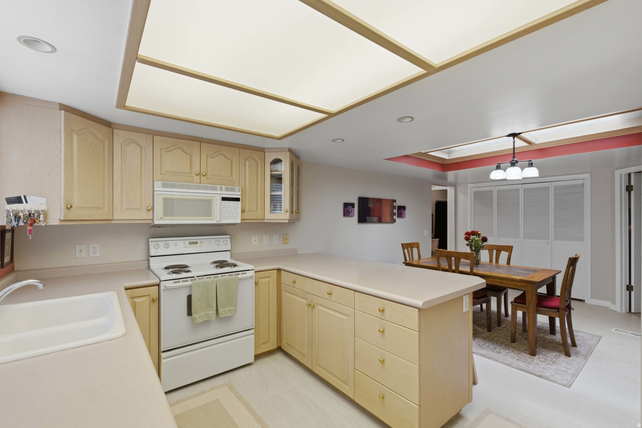 WOODBRIDGE CONDM - Residential