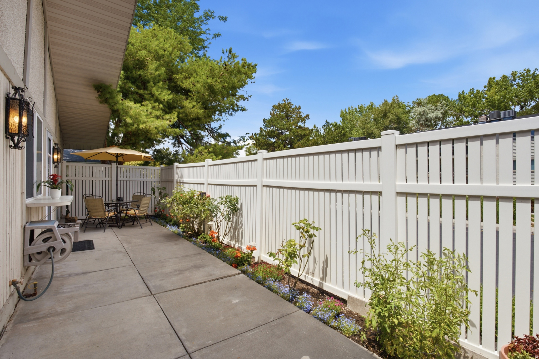 WOODBRIDGE CONDM - Residential