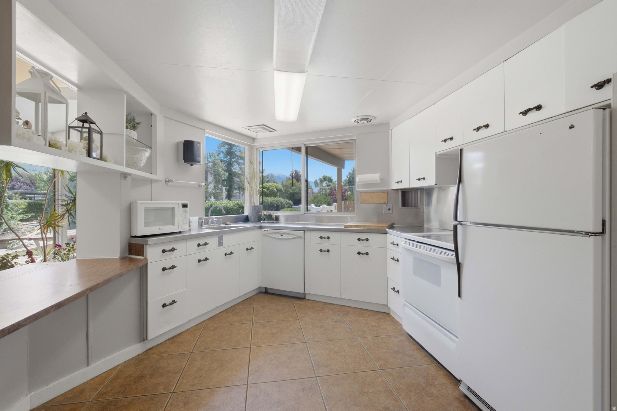 WOODBRIDGE CONDM - Residential