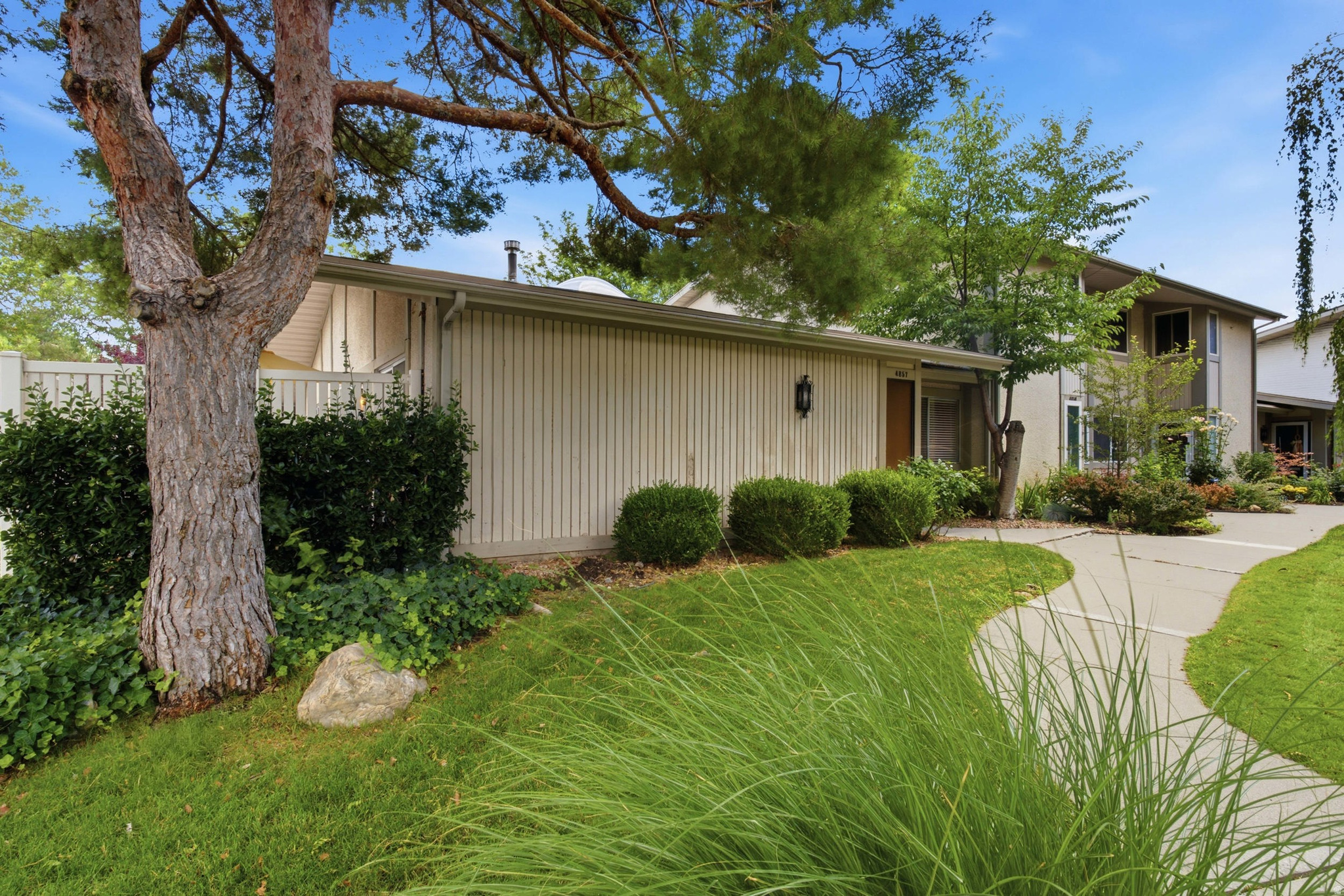 WOODBRIDGE CONDM - Residential