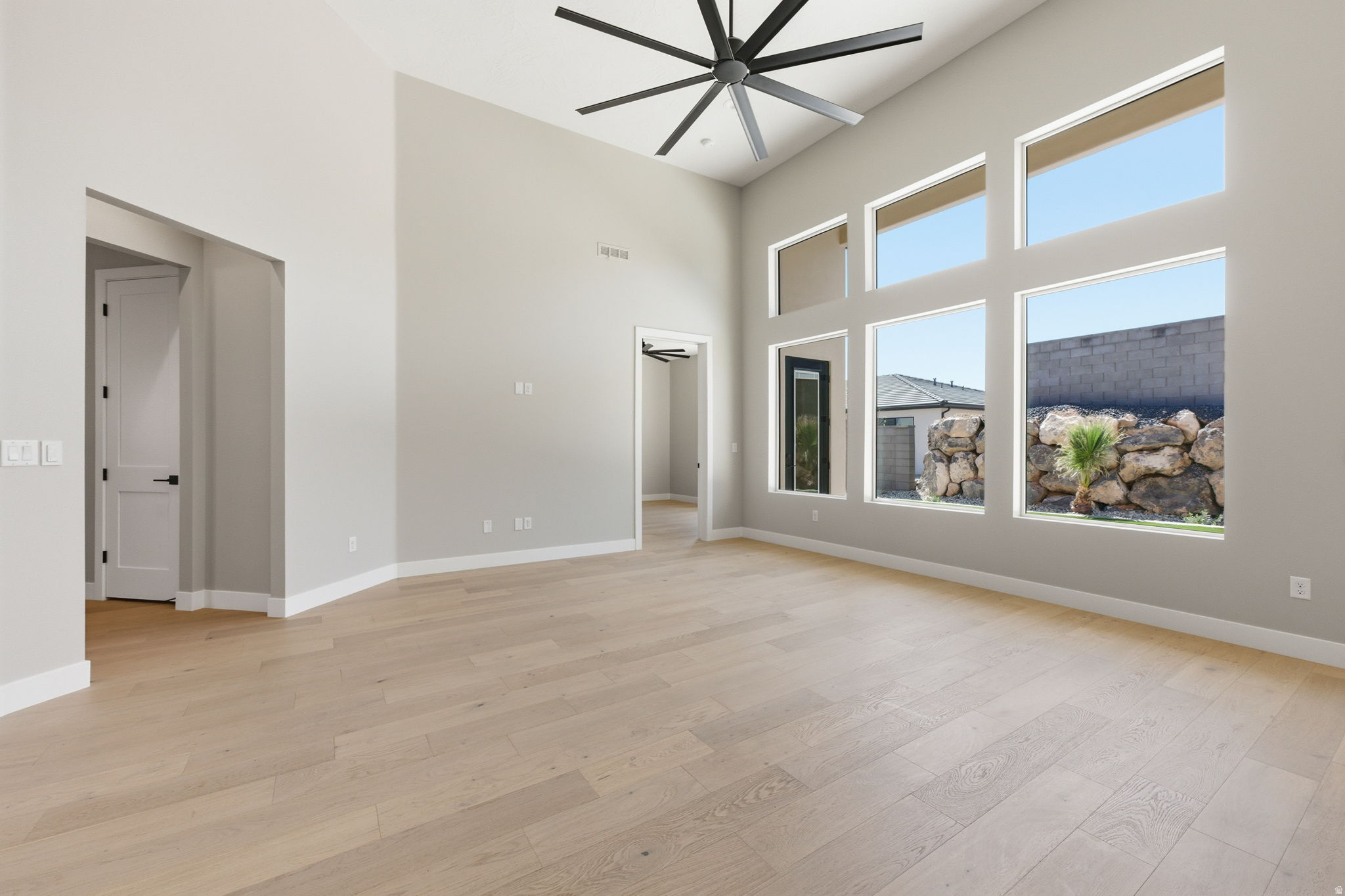 SCENIC POINTE - Residential