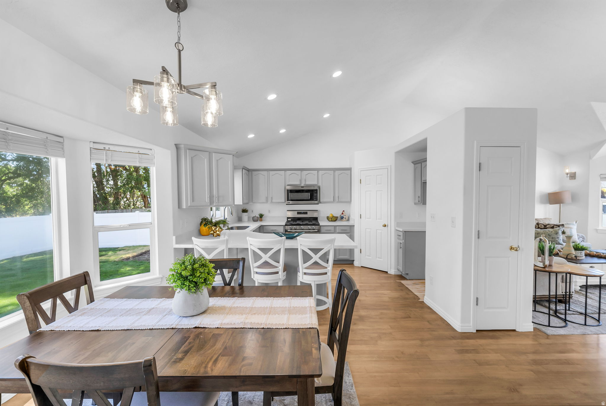 STONEGATE - Residential