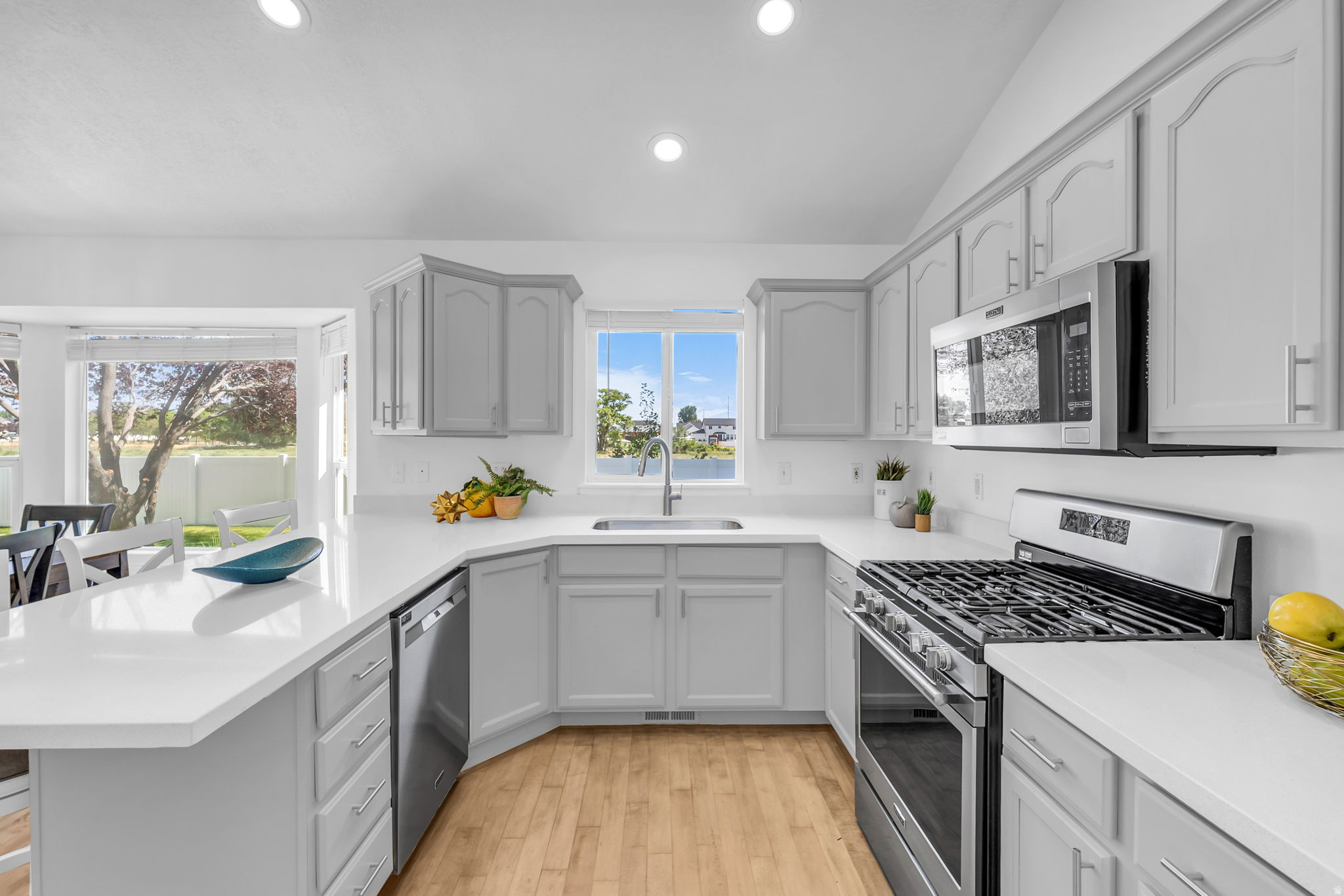 STONEGATE - Residential