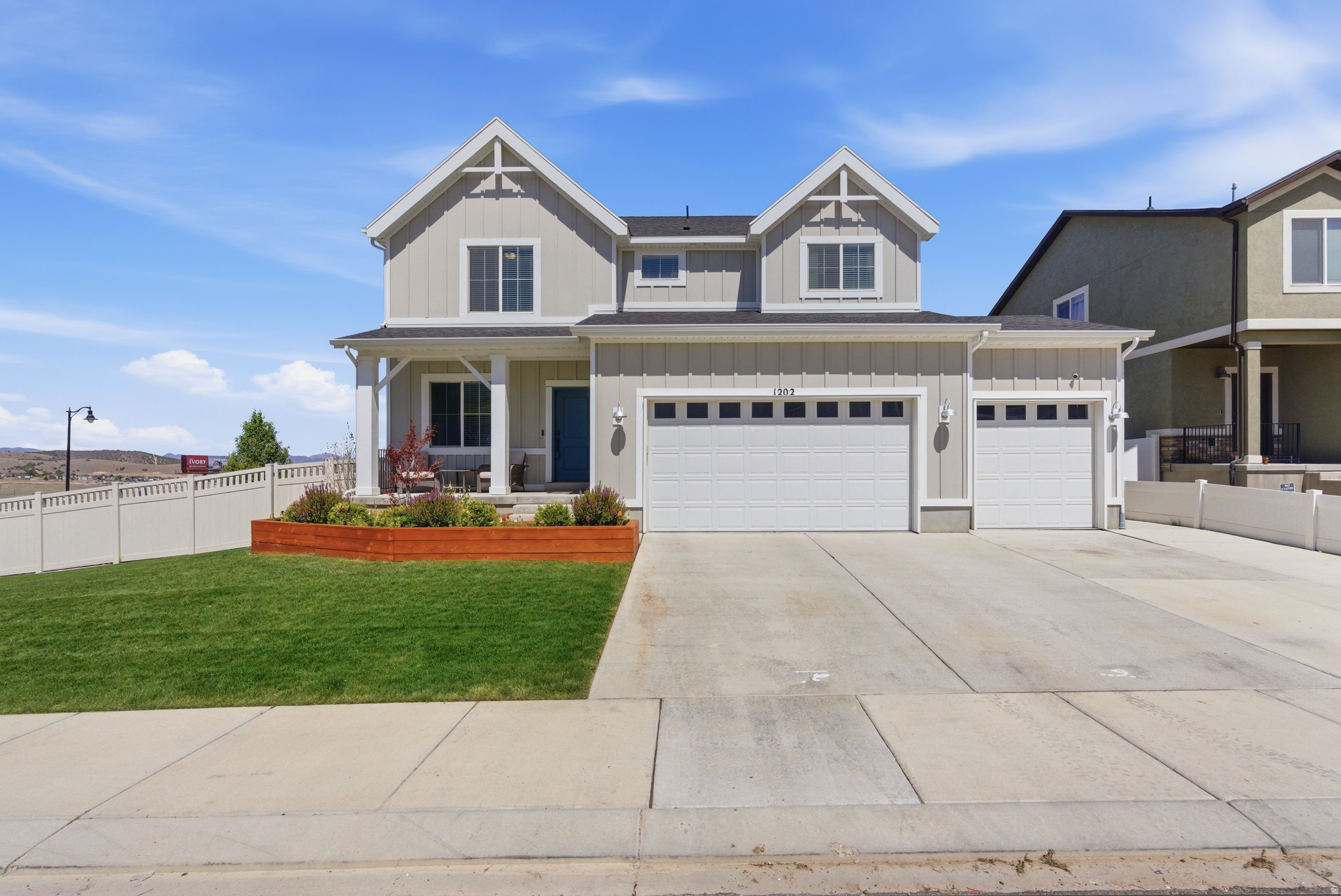 FOOTHILL VILLAGE - Residential