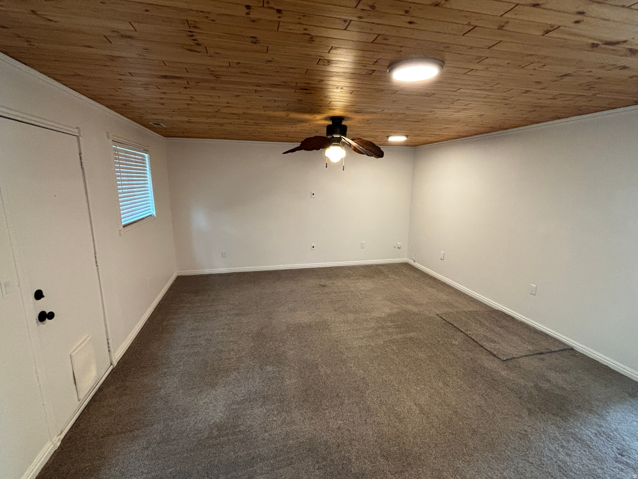 VISTA LAKE - Residential Lease