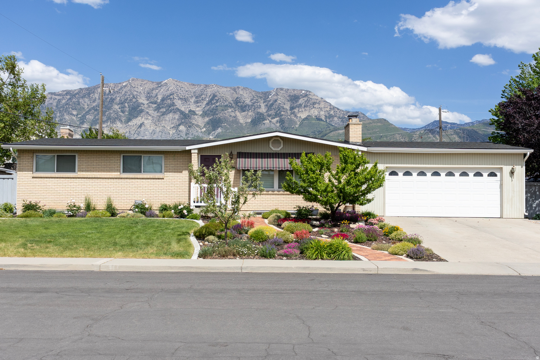 Welcome to your new home in Orem! This 5 bed, 3 bathroom home has been well cared for and the current owner have taken the time to update major systems. Those updates include, New water heater in 2023, New furnace and AC unit in 2022, updated electrical box to bring up to code, flooring, light fixtures, basement windows and many more. This home is conveniently located, near shopping, easy access to the local canyon and has views of the mountains. Square footage figures are provided as a courtesy estimate only and were obtained from Utah County. Buyer is advised to obtain an independent measurement.