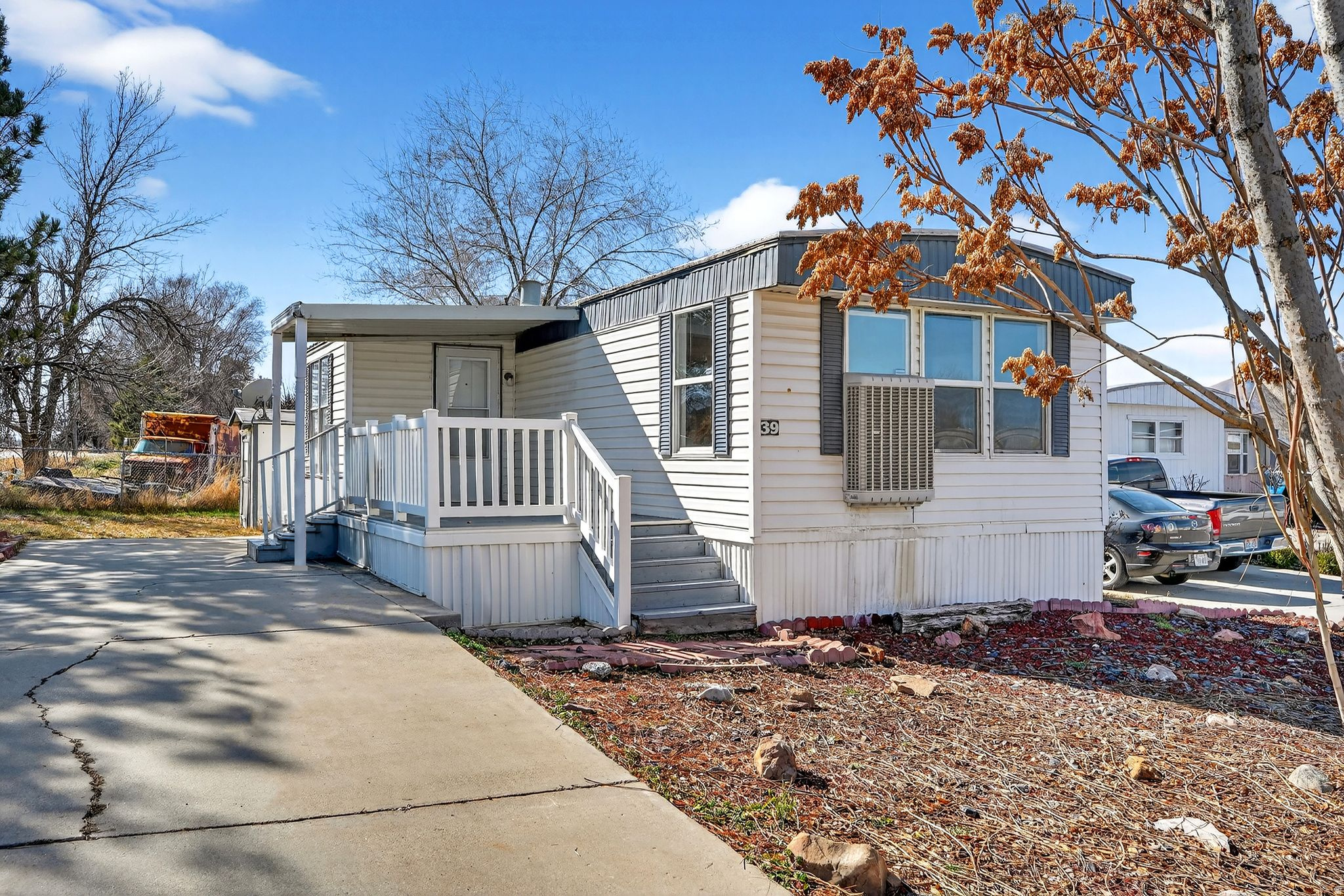 Affordable, newly renovated home in the Miller Meadows community. Close to town and I-15. This home has been updated with new floors in the kitchen, carpet and paint. Square footage figures are provided as a courtesy estimate only and were obtained from the contractor. Buyer is advised to obtain an independent measurement.