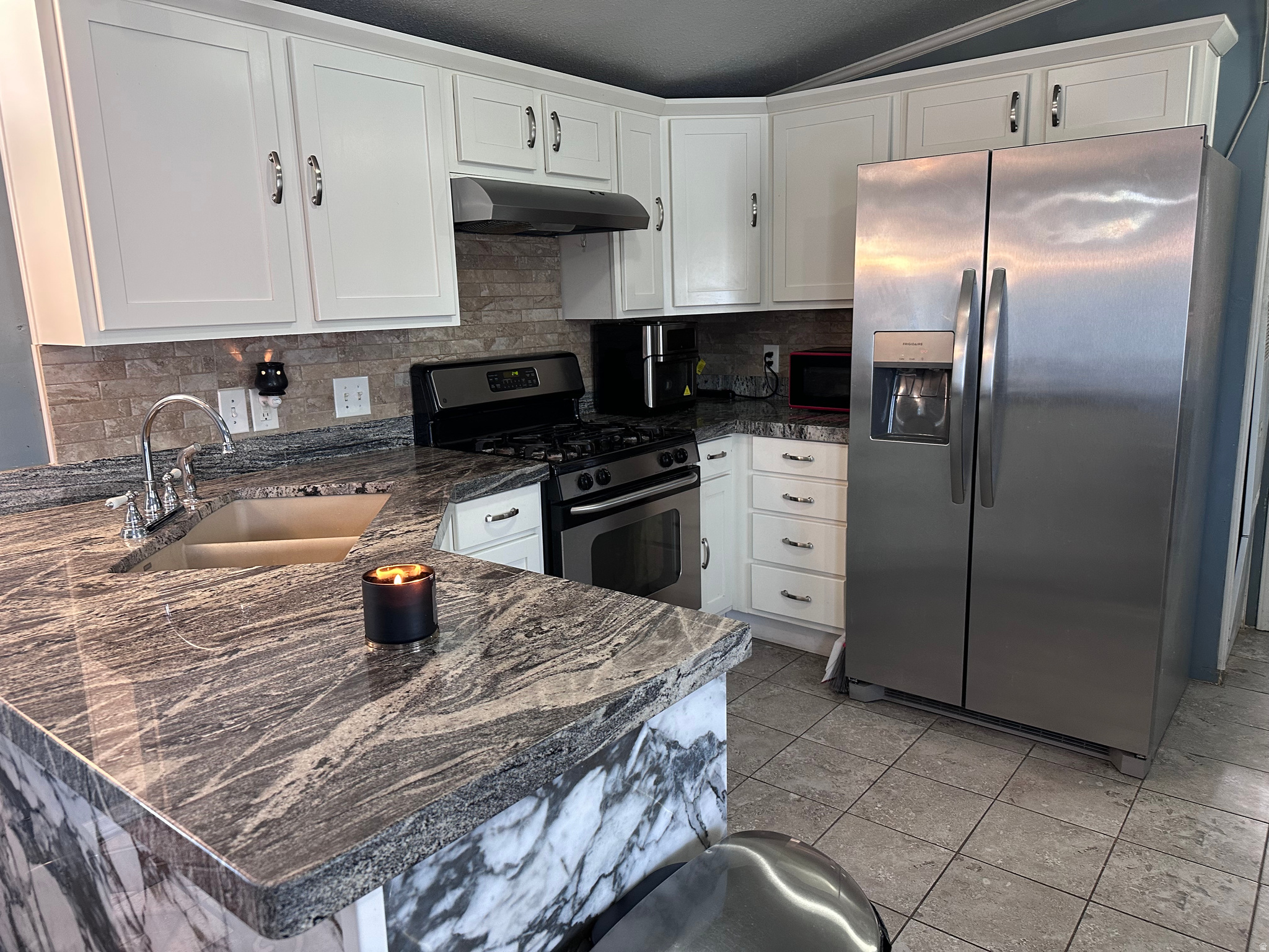 RIVERSIDE PARK - Residential