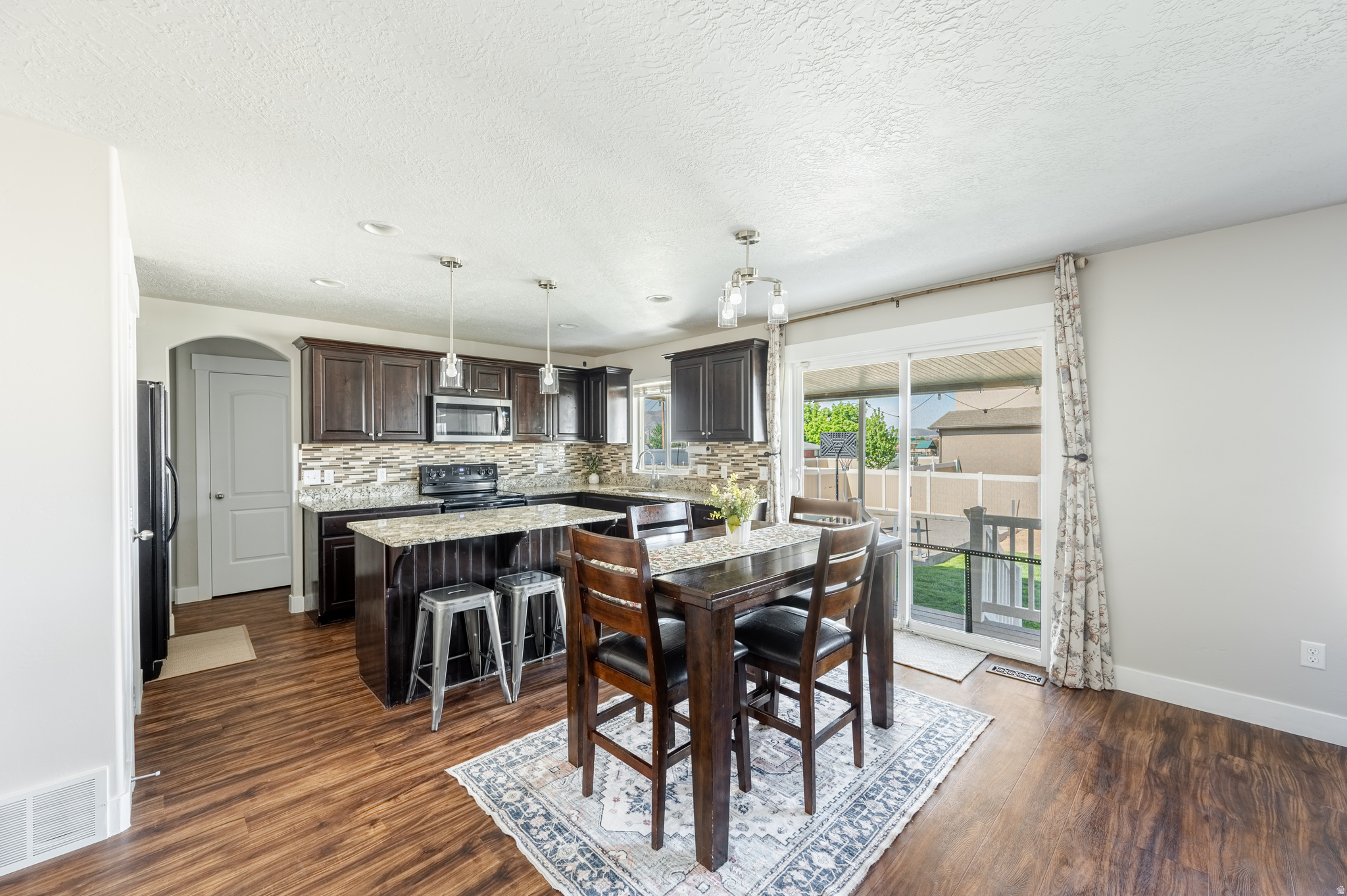 LARSON FARMS - Residential