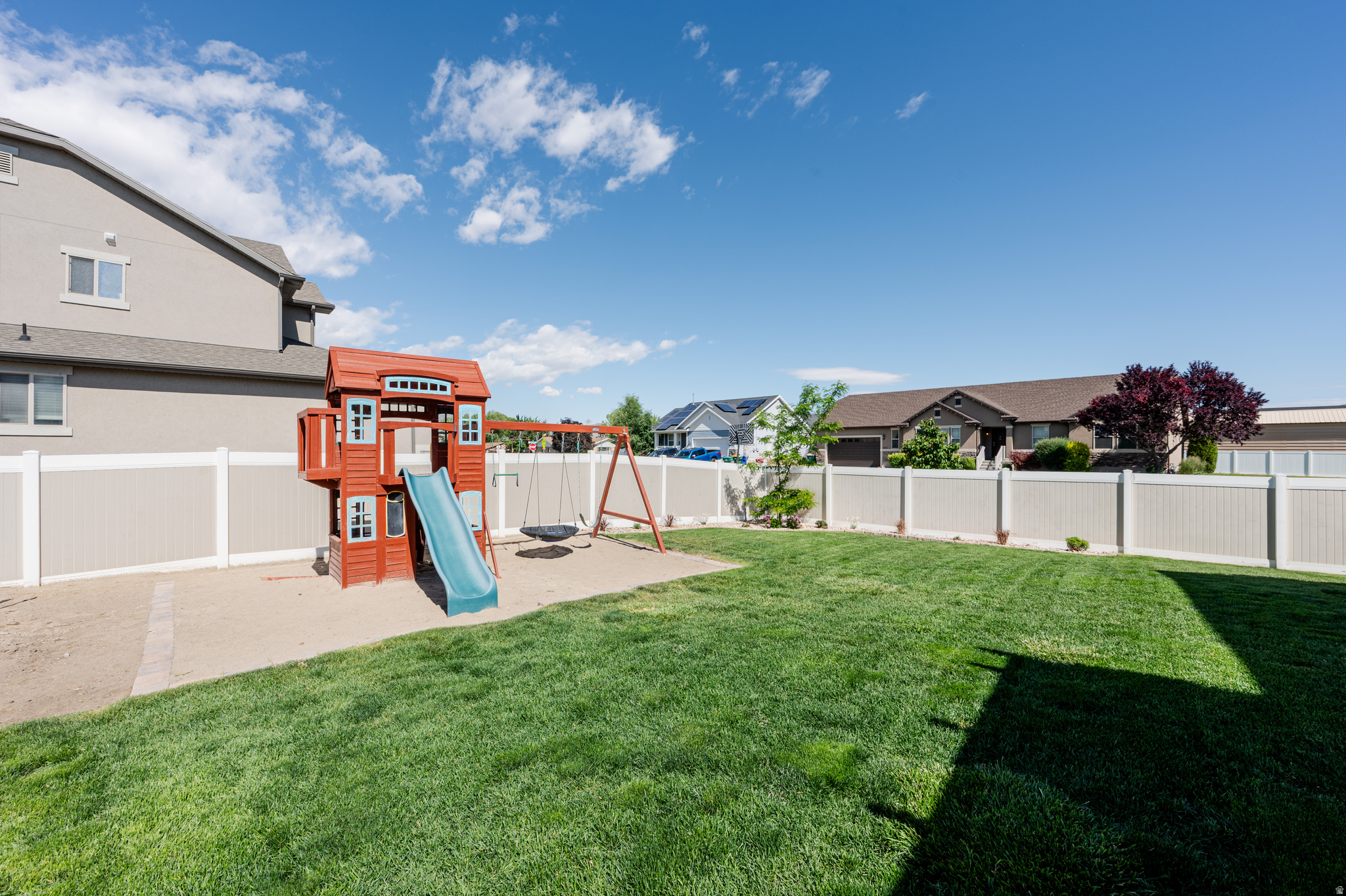 LARSON FARMS - Residential