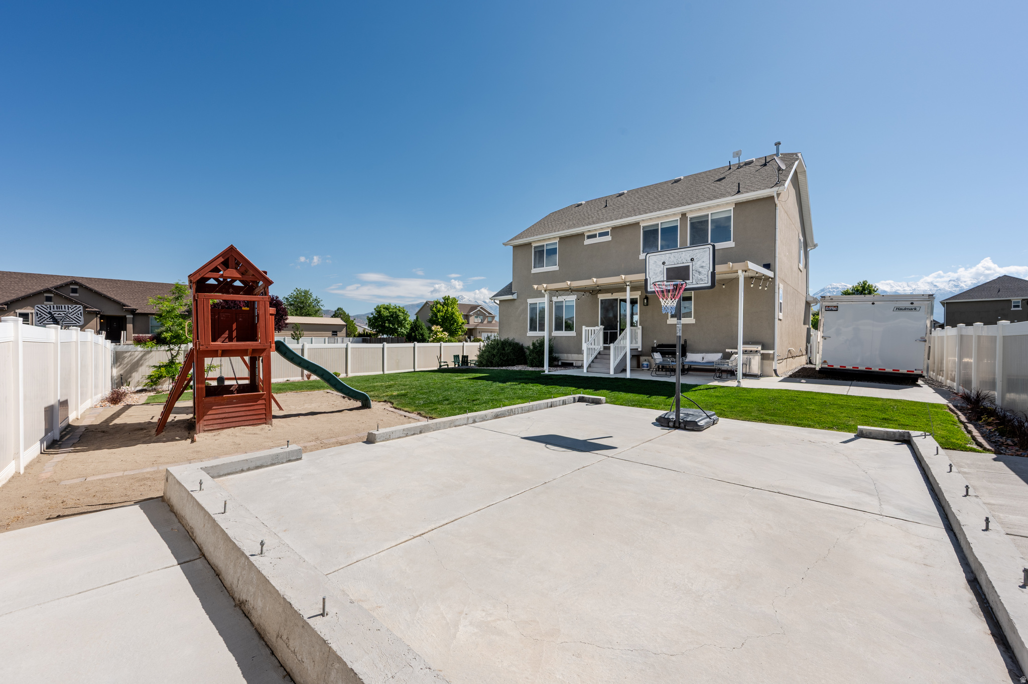 LARSON FARMS - Residential