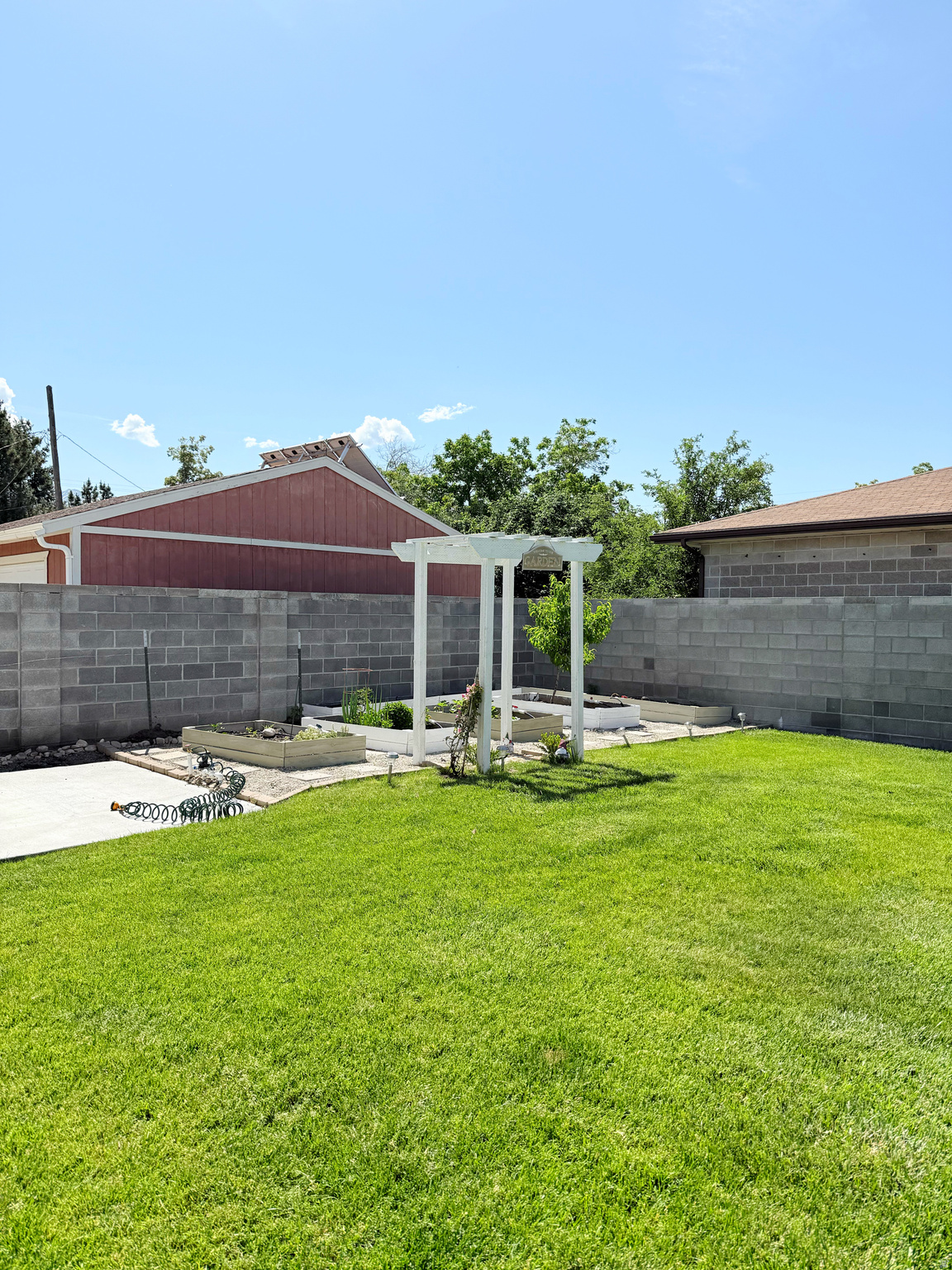 NEWELL GARDENS SUB - Residential