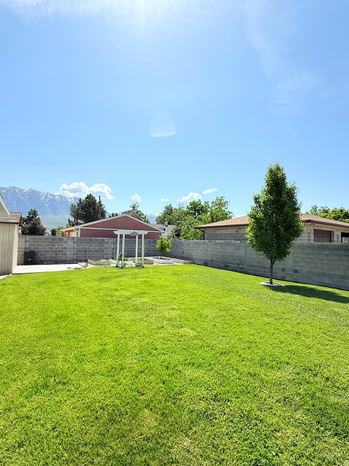 NEWELL GARDENS SUB - Residential