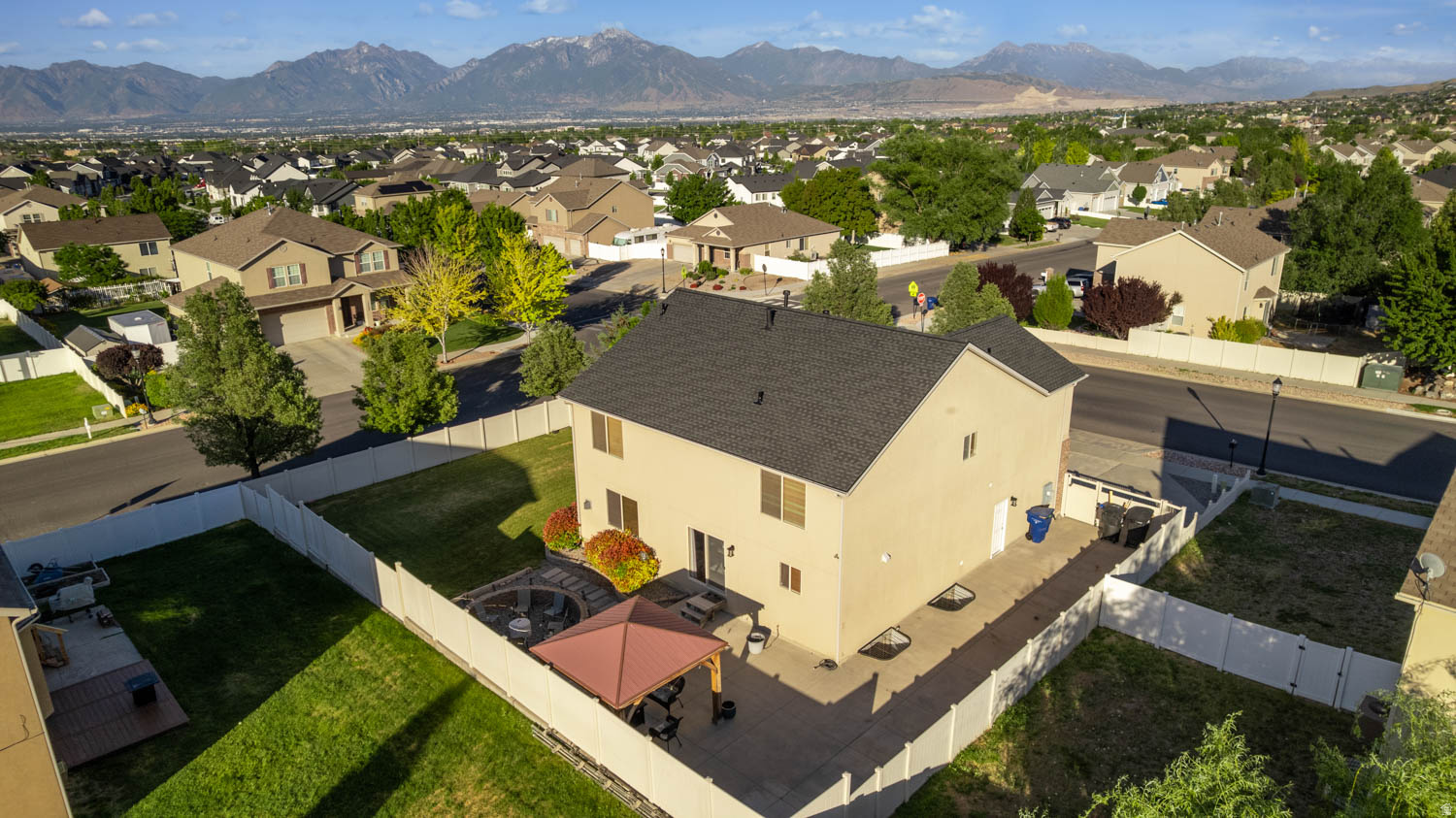 HAMILTON FARMS - Residential