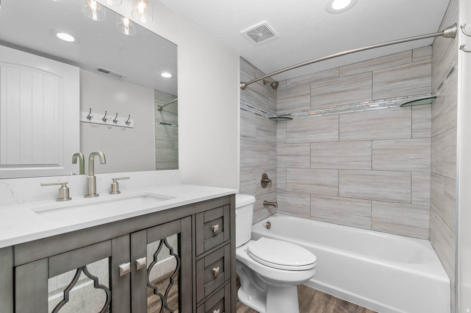 HAMILTON FARMS - Residential