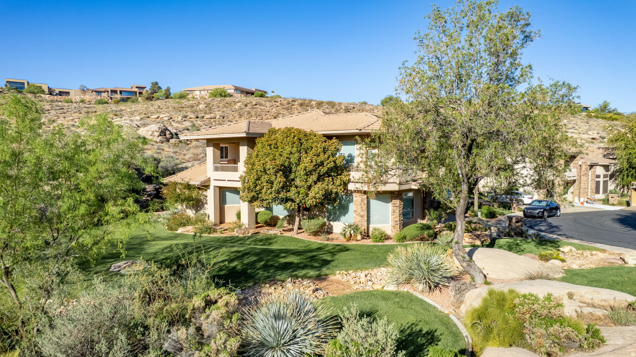 STONE CLIFF TOWNHOMES - Residential
