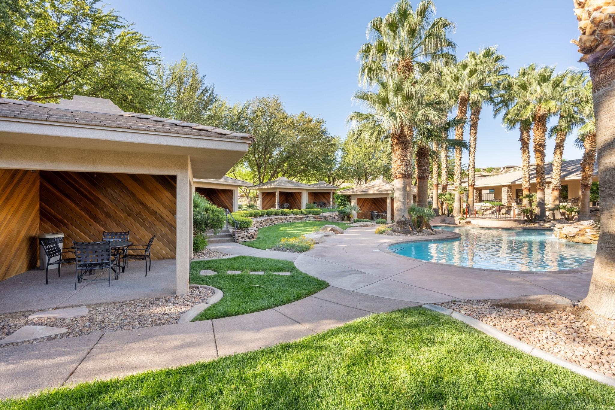 STONE CLIFF TOWNHOMES - Residential