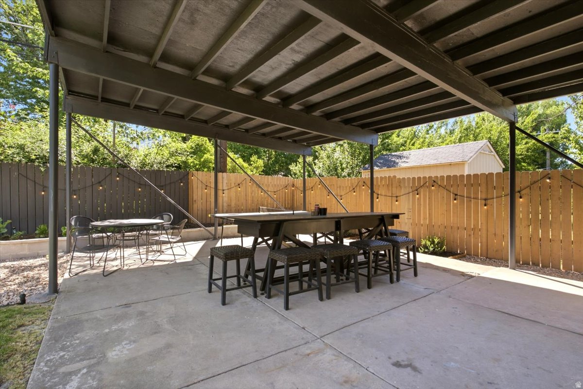 CRESTHOMES ADDITION - Residential