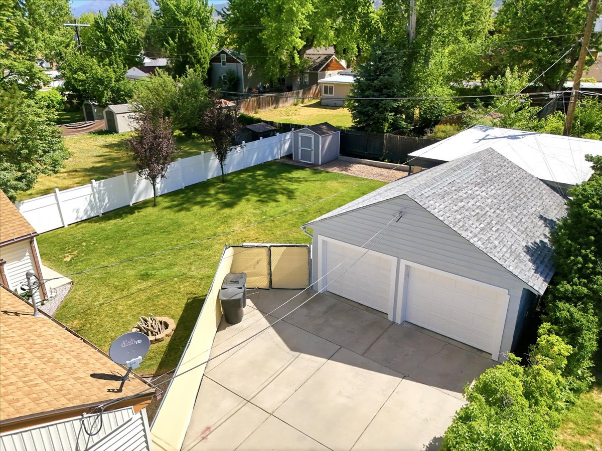 CRESTHOMES ADDITION - Residential