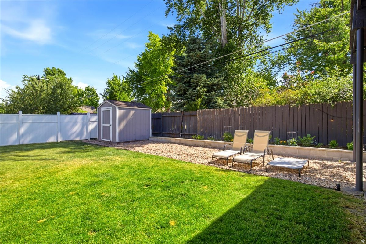 CRESTHOMES ADDITION - Residential