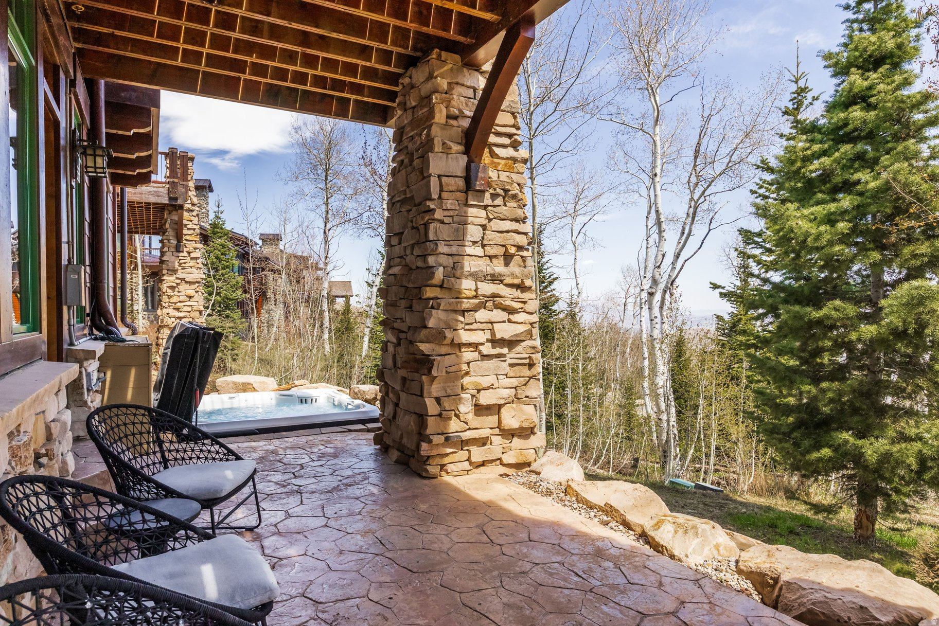 LARKSPUR TOWNHOMES - Residential