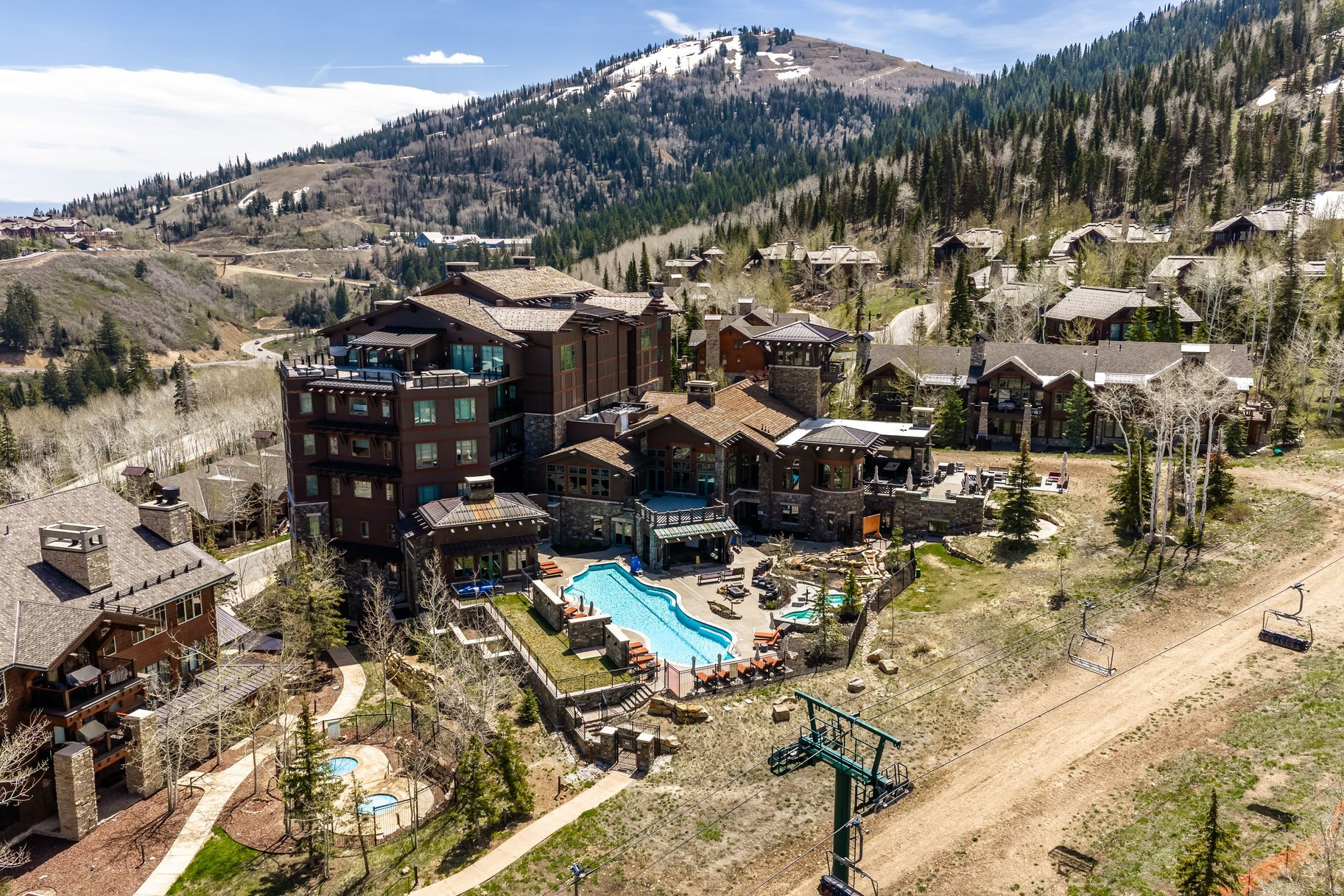 LARKSPUR TOWNHOMES - Residential