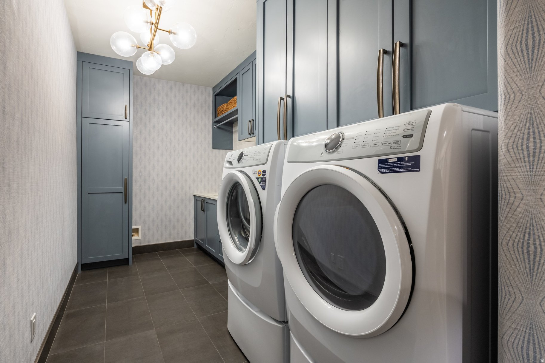 LARKSPUR TOWNHOMES - Residential
