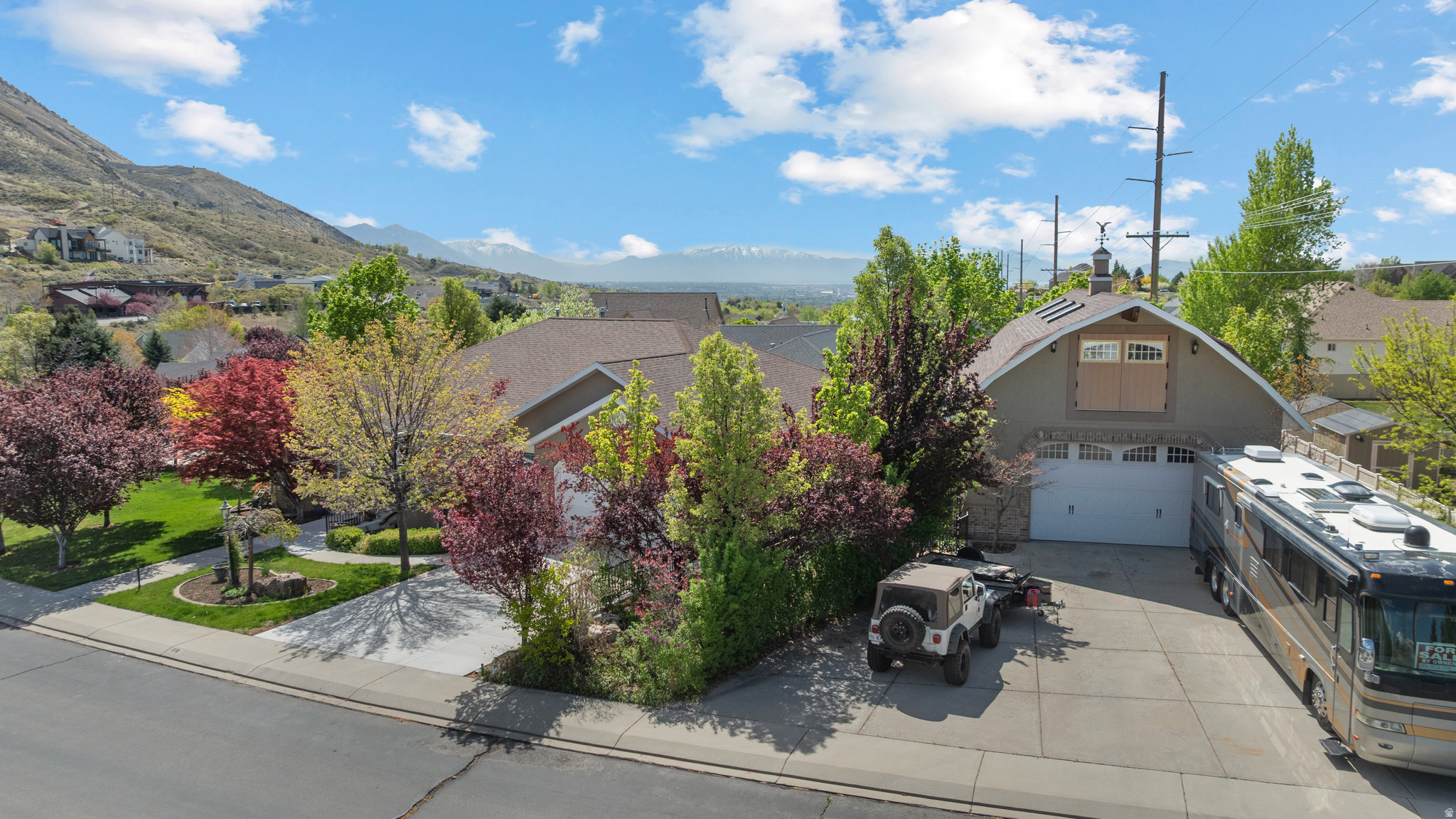 RED OAKS - Residential